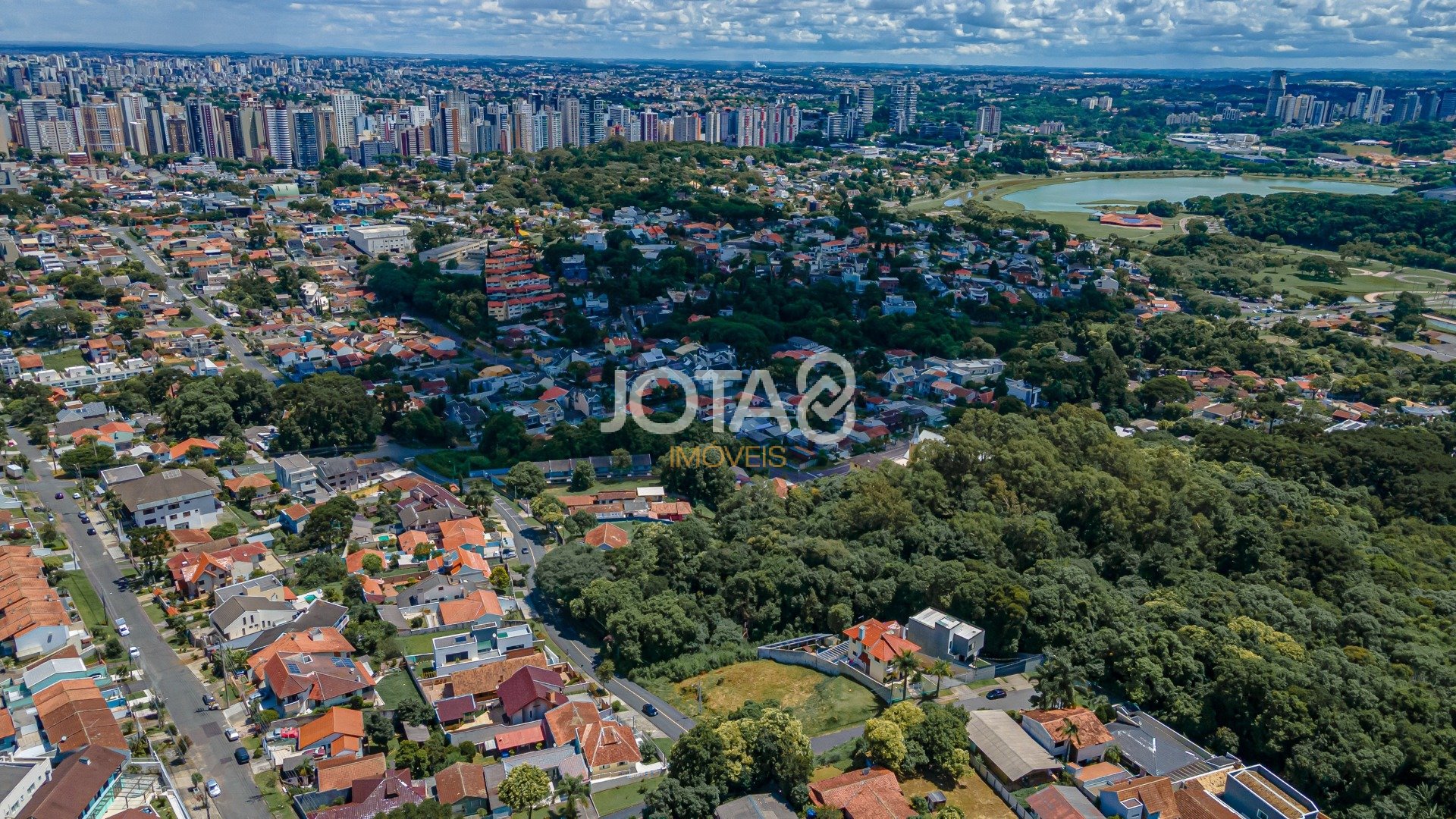 TERRENO DE ESQUINA PRÓXIMO AO PARQUE BARIGUI!