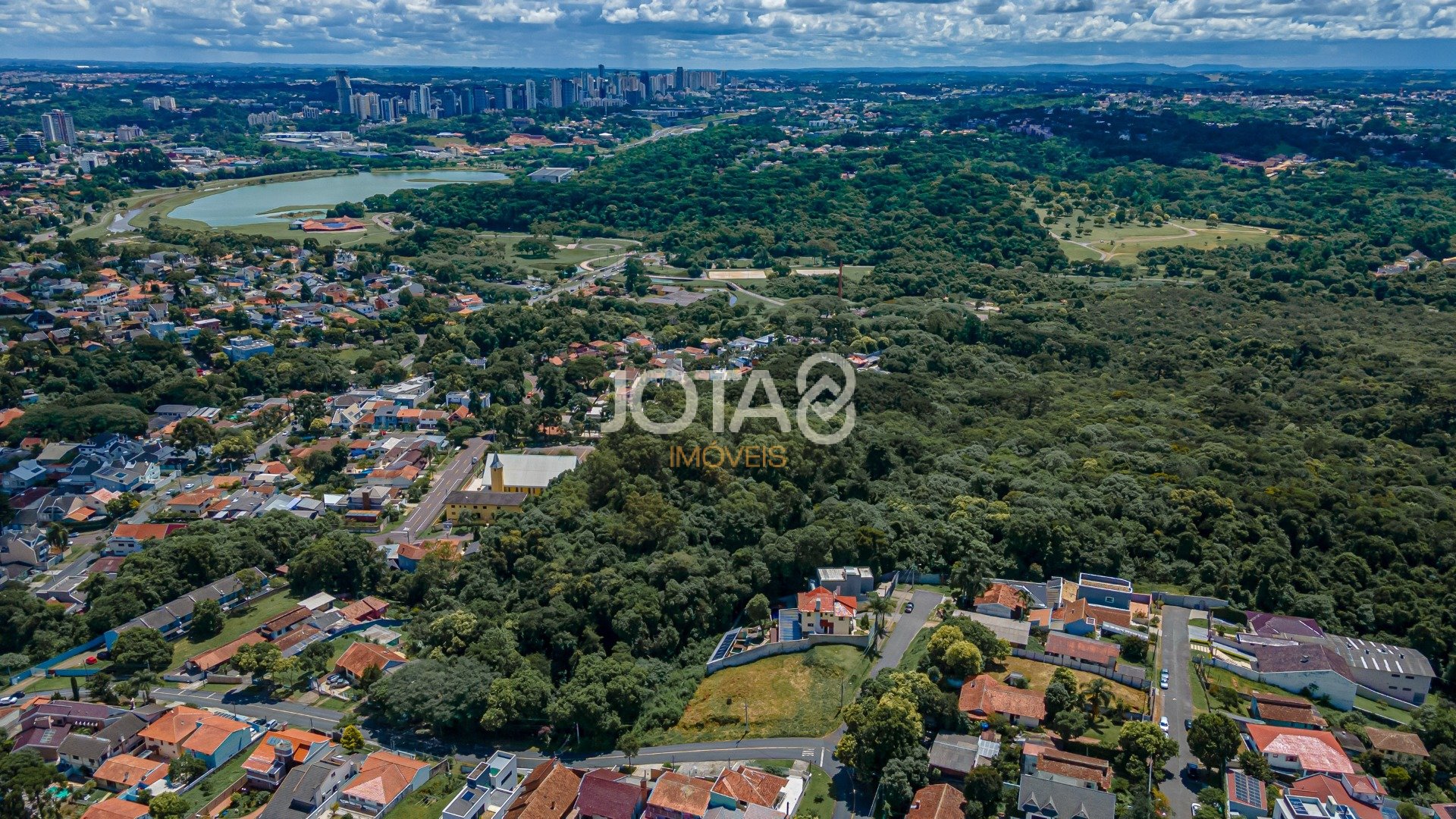 TERRENO DE ESQUINA PRÓXIMO AO PARQUE BARIGUI!