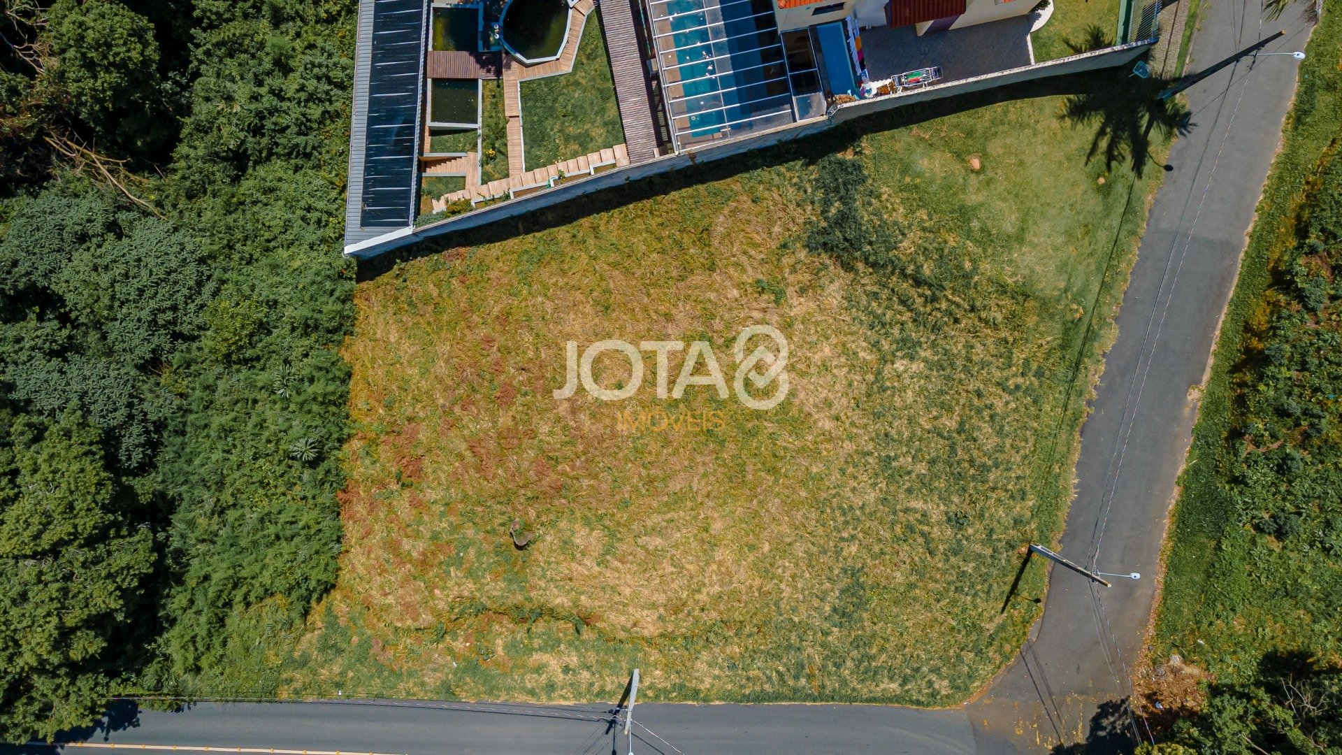 TERRENO DE ESQUINA PRÓXIMO AO PARQUE BARIGUI!