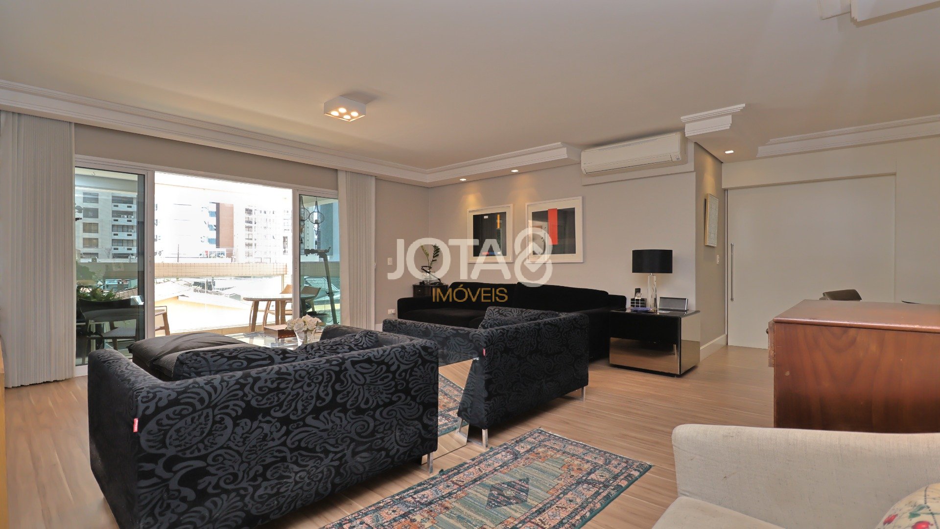 APARTAMENTO MOBILIADO EM CONDOMÍNIO CLUBE NO ÁGUA VERDE!