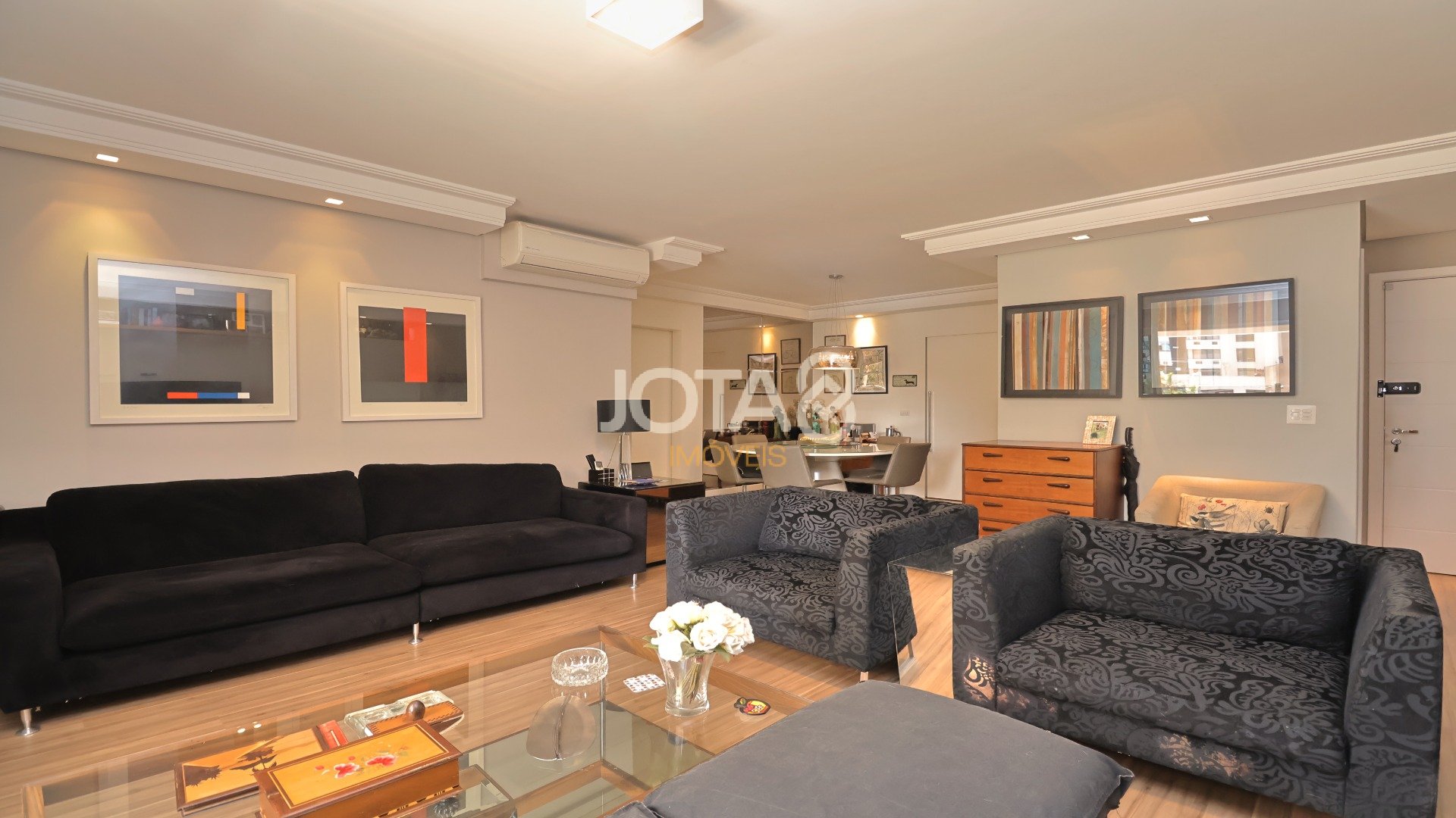 APARTAMENTO MOBILIADO EM CONDOMÍNIO CLUBE NO ÁGUA VERDE!