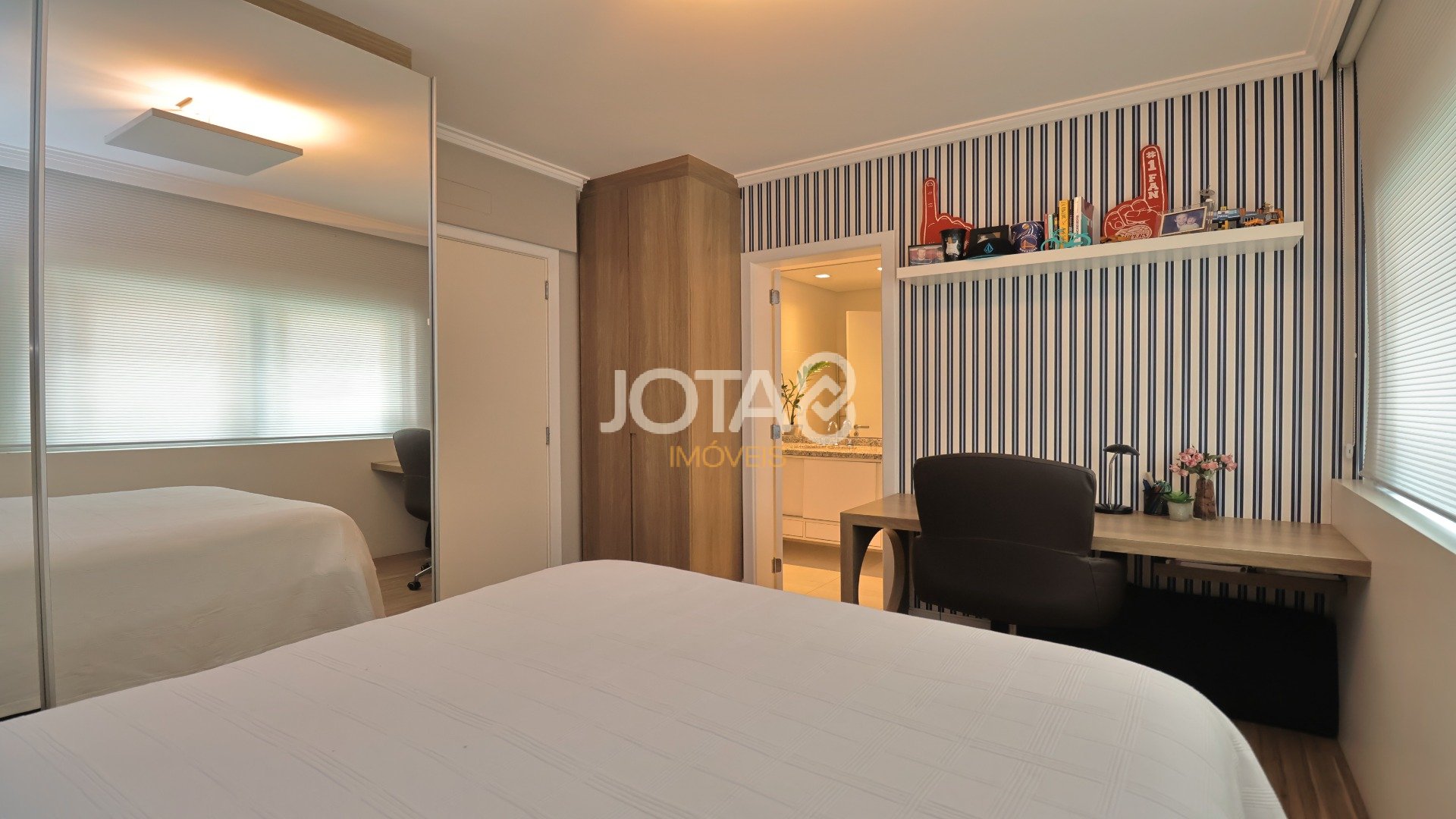APARTAMENTO MOBILIADO EM CONDOMÍNIO CLUBE NO ÁGUA VERDE!