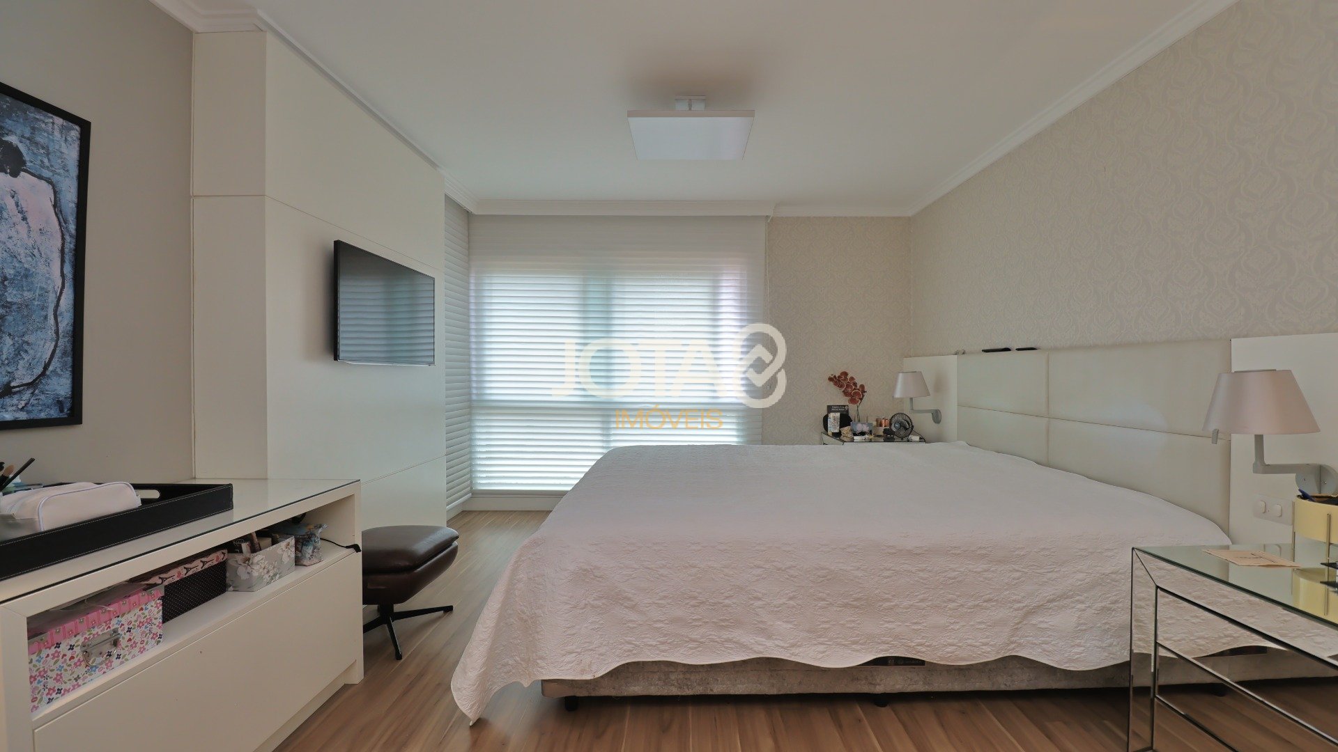 APARTAMENTO MOBILIADO EM CONDOMÍNIO CLUBE NO ÁGUA VERDE!