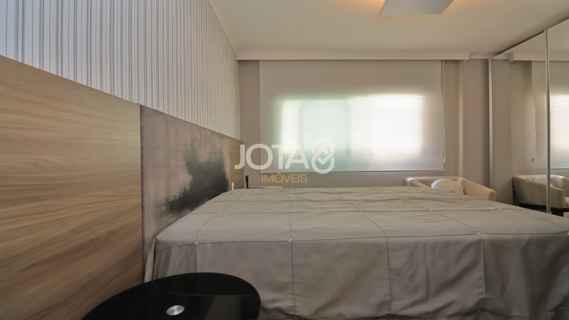 APARTAMENTO MOBILIADO EM CONDOMÍNIO CLUBE NO ÁGUA VERDE!