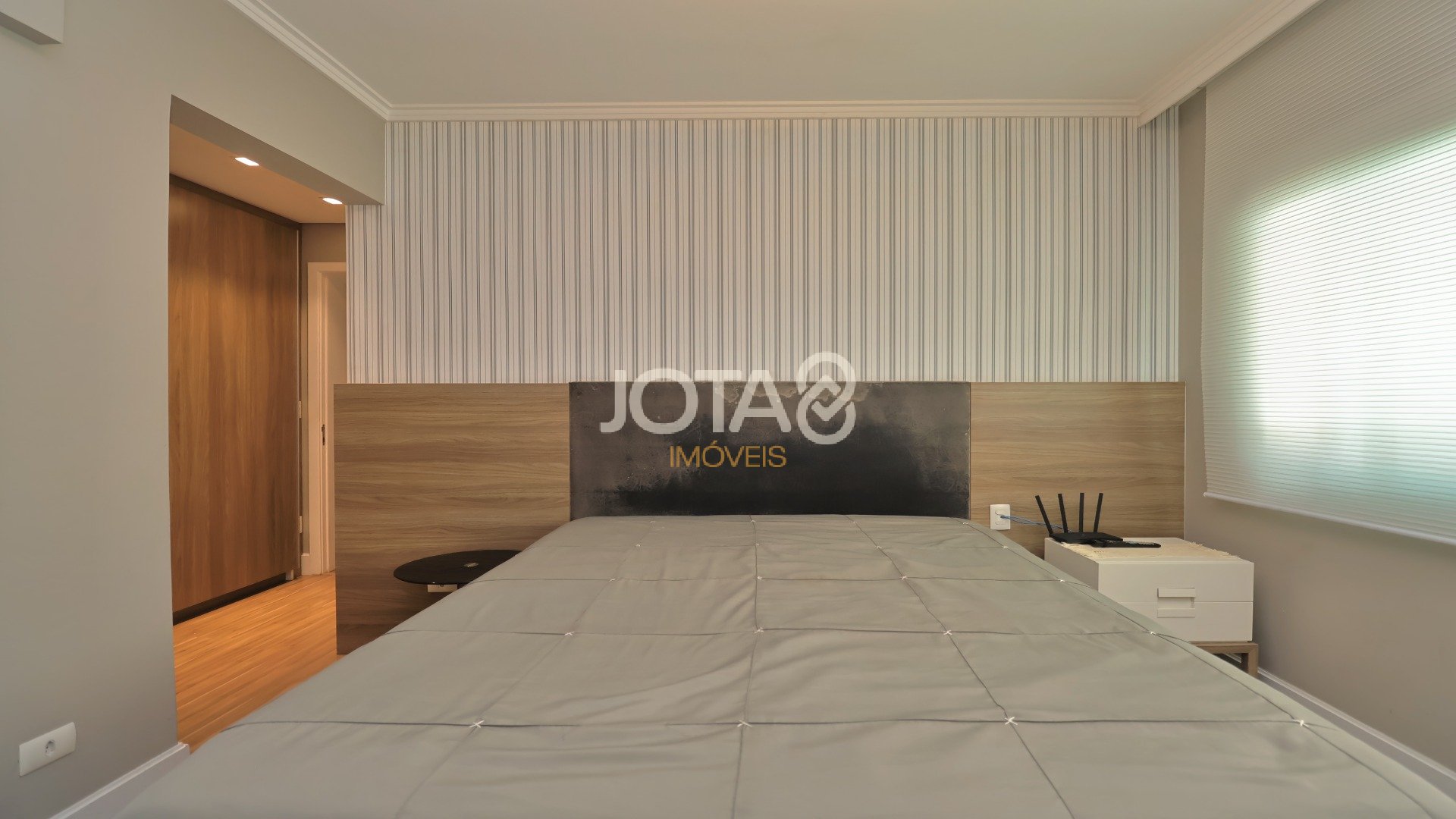APARTAMENTO MOBILIADO EM CONDOMÍNIO CLUBE NO ÁGUA VERDE!