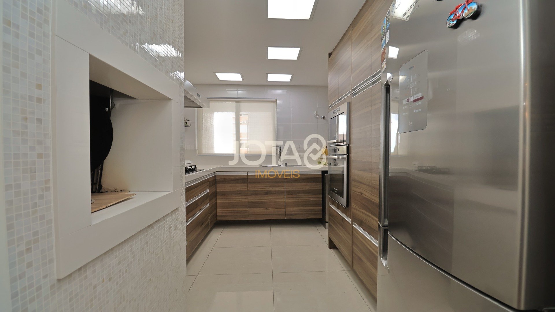 APARTAMENTO MOBILIADO EM CONDOMÍNIO CLUBE NO ÁGUA VERDE!