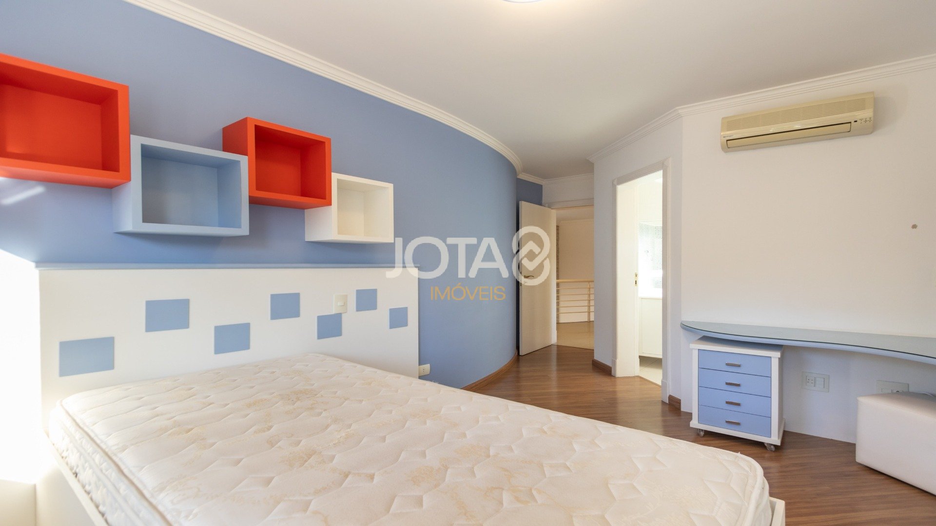 CASA EM CONDOMÍNIO EXCLUSIVO NO CAMPO COMPRIDO