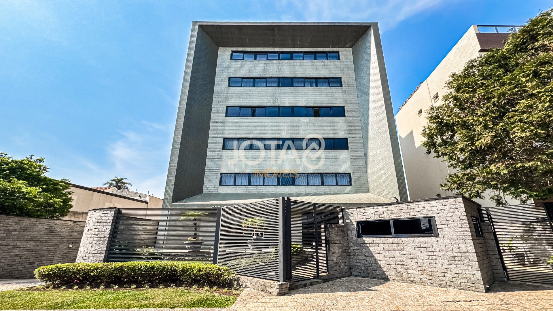 APARTAMENTO NO BATEL