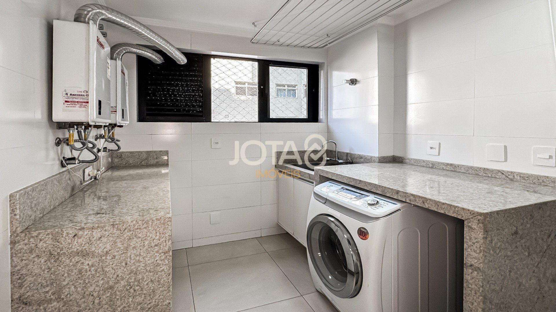 APARTAMENTO NO BATEL