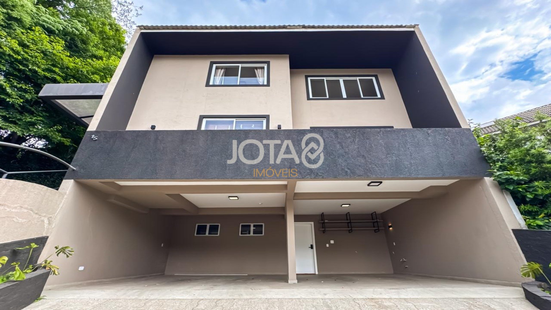 CASA EM CONDOMÍNIO 4 QUARTOS