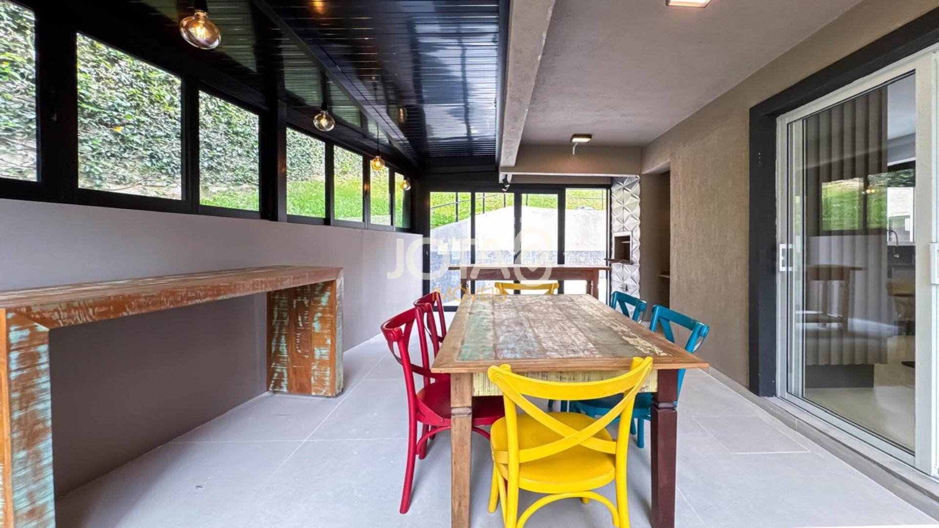 CASA EM CONDOMÍNIO 4 QUARTOS