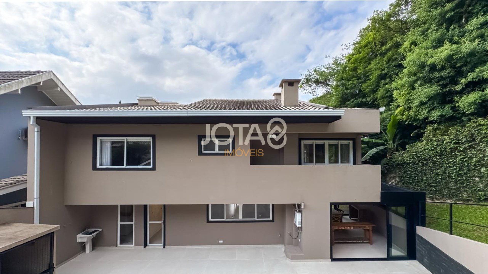 CASA EM CONDOMÍNIO 4 QUARTOS