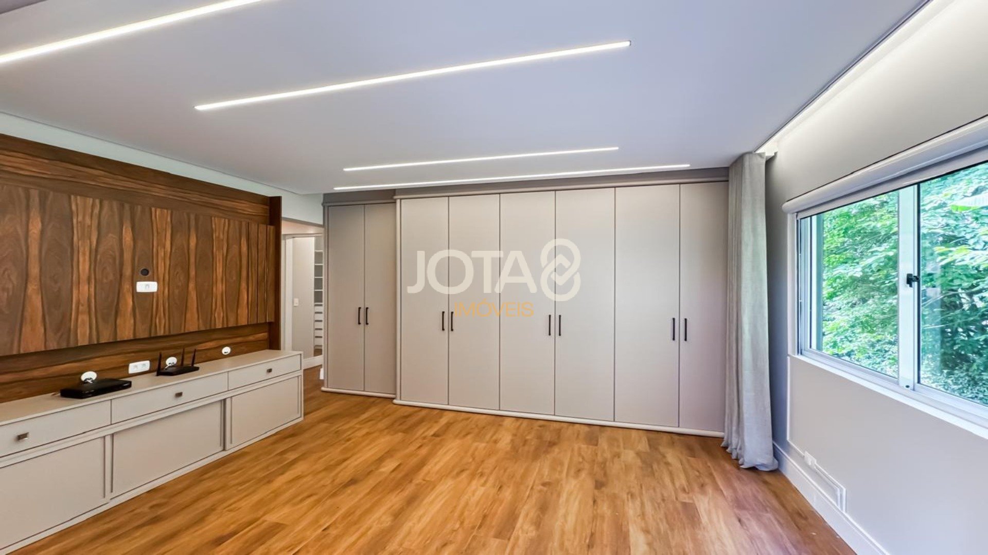 CASA EM CONDOMÍNIO 4 QUARTOS