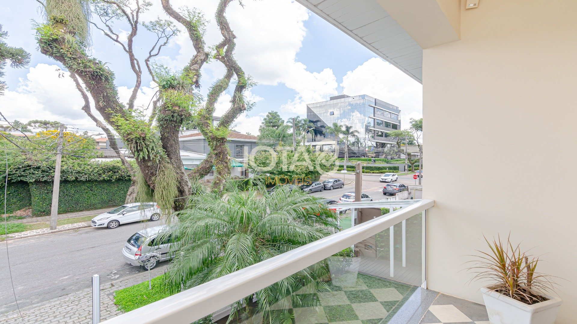 CASA COMERCIAL A VENDA NO BIGORRILHO