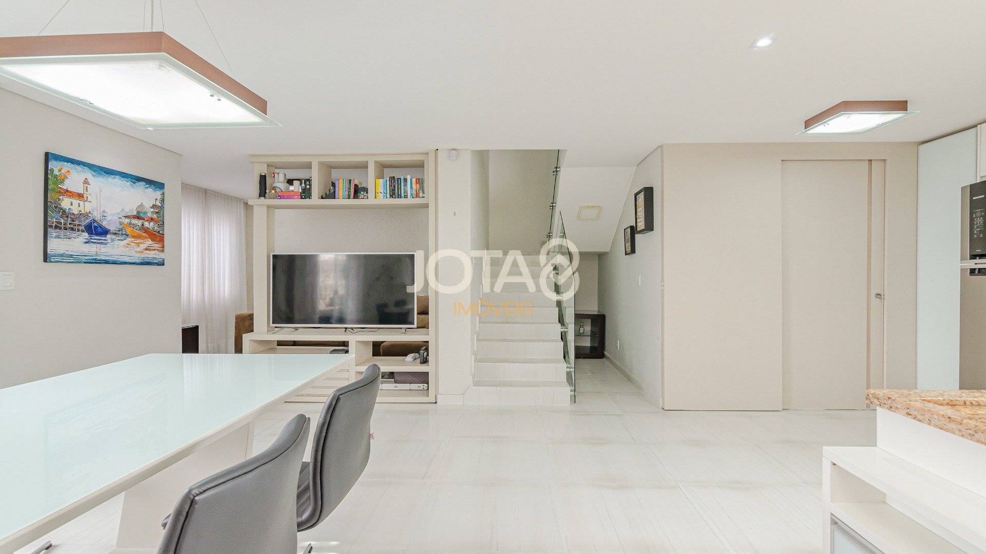EXCELENTE CASA COM JARDIM E 3 QUARTOS PRÓXIMA A ANITA GARIBALDI