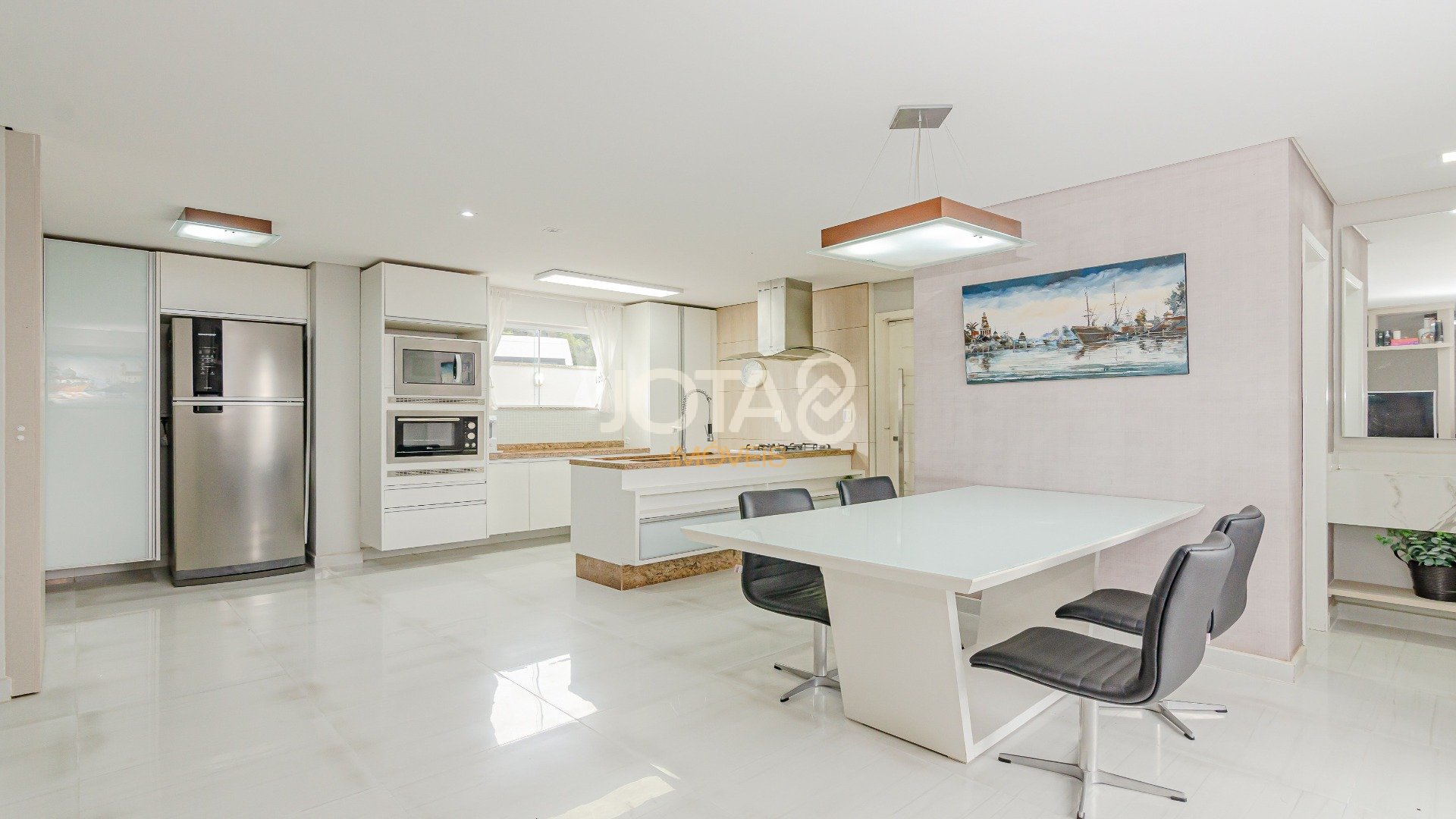 EXCELENTE CASA COM JARDIM E 3 QUARTOS PRÓXIMA A ANITA GARIBALDI