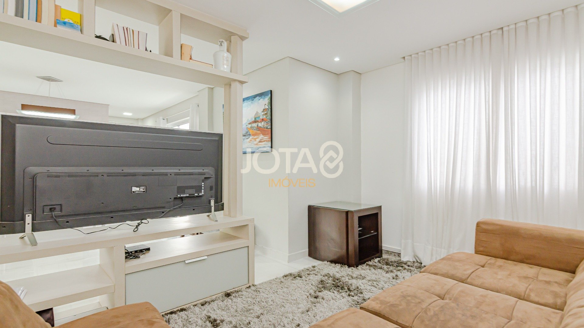 EXCELENTE CASA COM JARDIM E 3 QUARTOS PRÓXIMA A ANITA GARIBALDI
