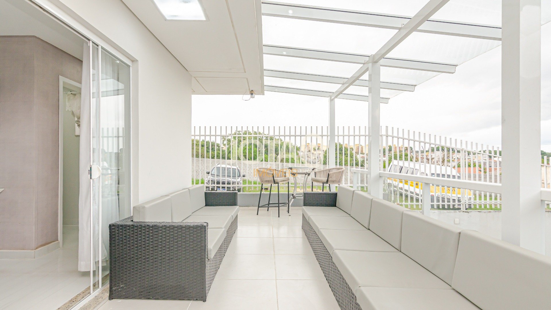 EXCELENTE CASA COM JARDIM E 3 QUARTOS PRÓXIMA A ANITA GARIBALDI