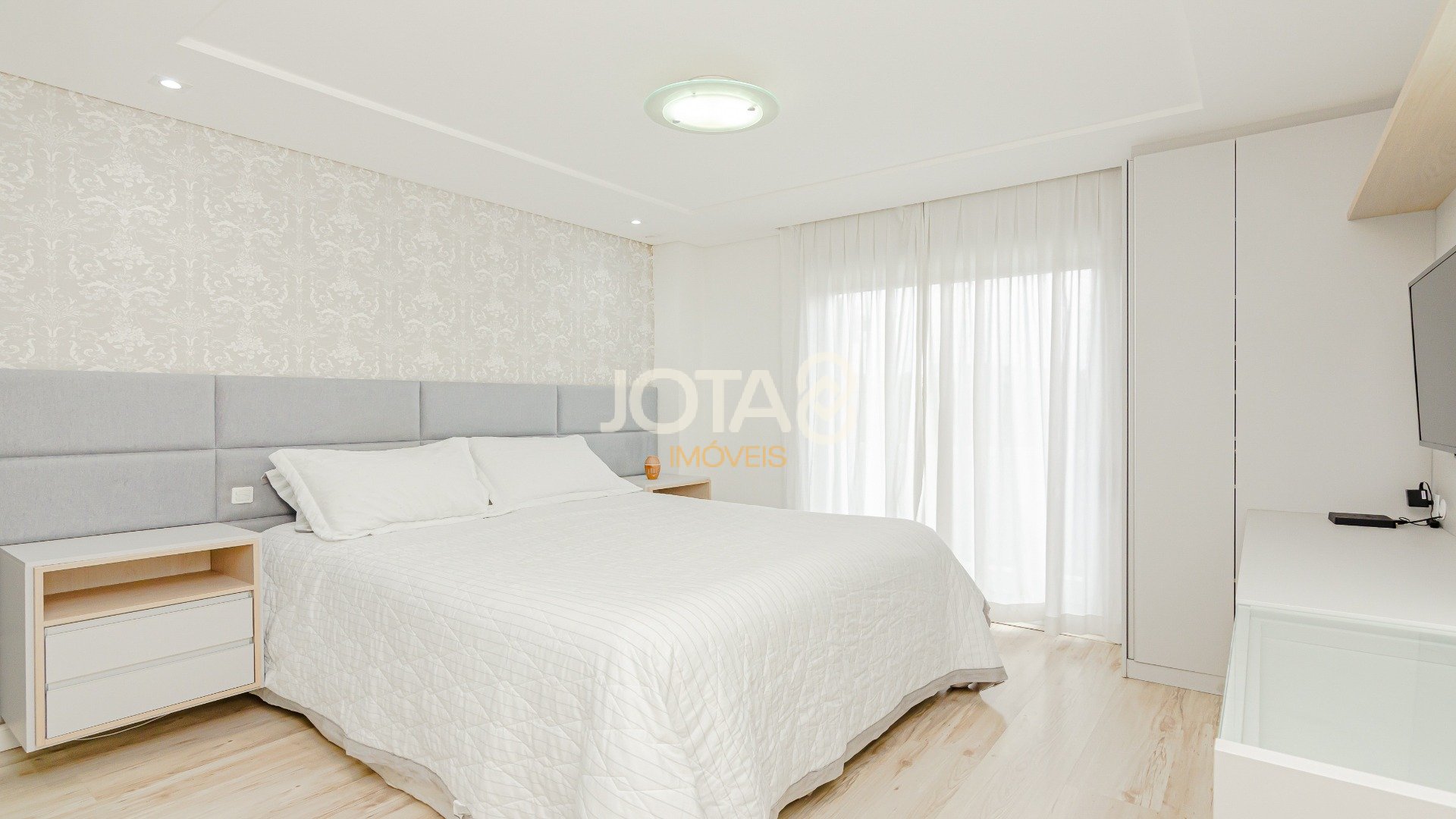 EXCELENTE CASA COM JARDIM E 3 QUARTOS PRÓXIMA A ANITA GARIBALDI