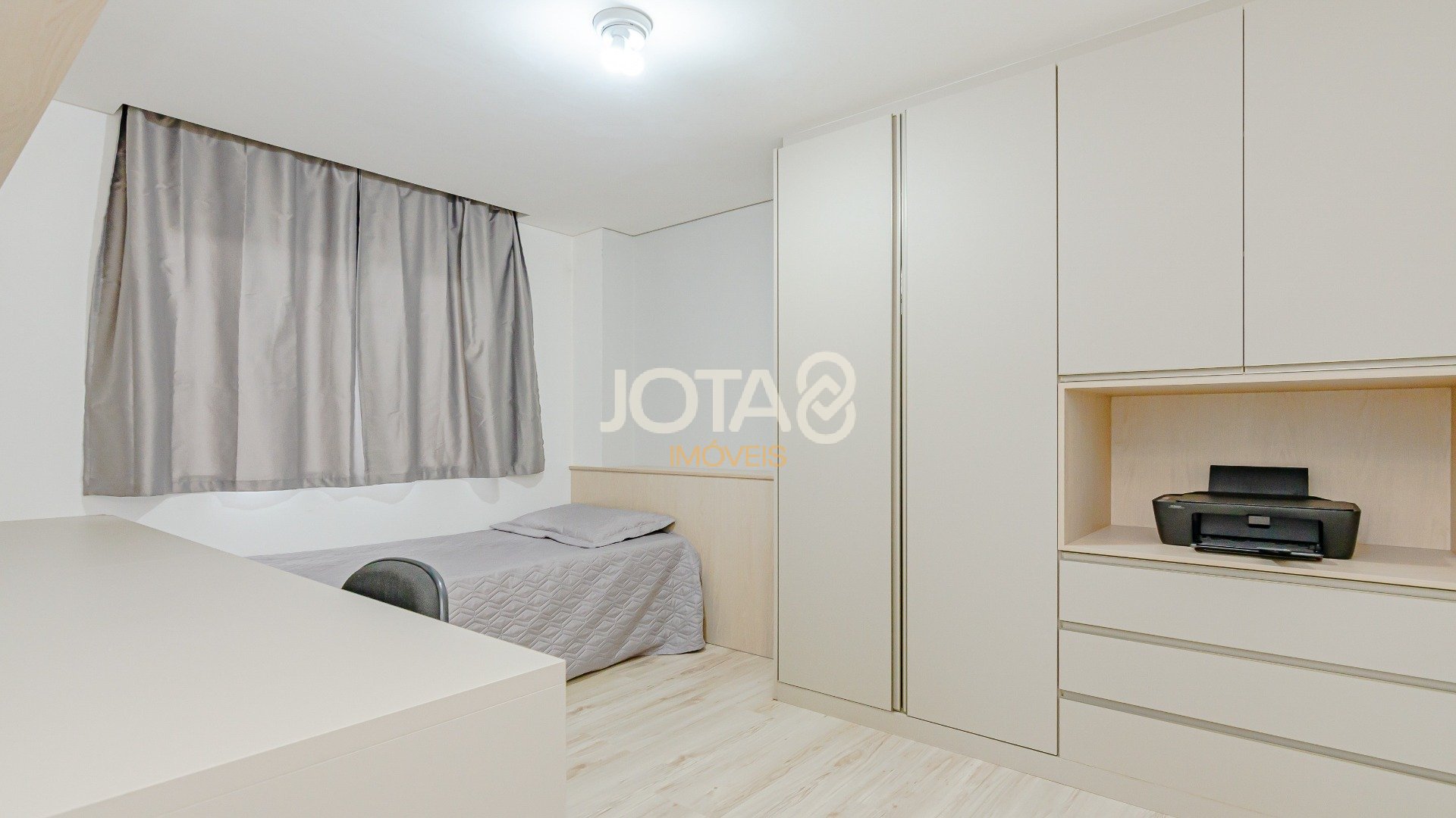 EXCELENTE CASA COM JARDIM E 3 QUARTOS PRÓXIMA A ANITA GARIBALDI