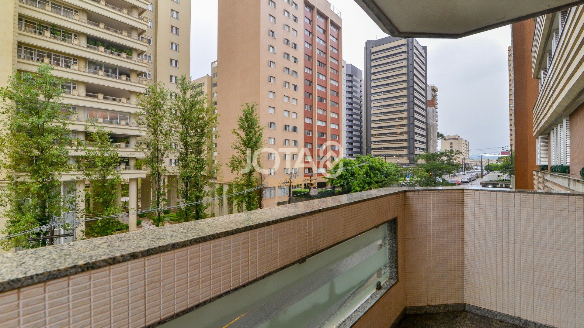 APARTAMENTO 4 QUARTOS NO BATEL