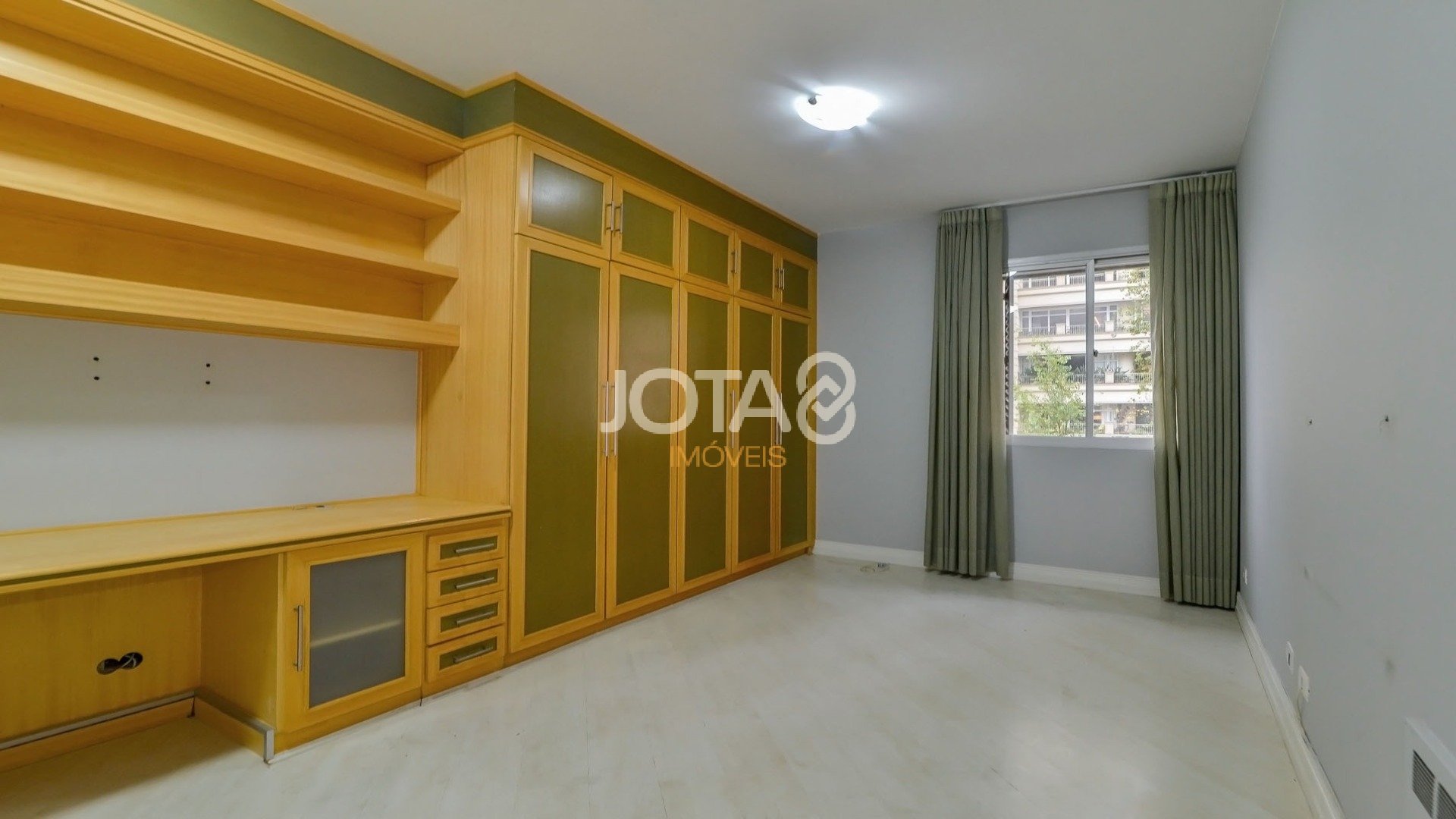 APARTAMENTO 4 QUARTOS NO BATEL