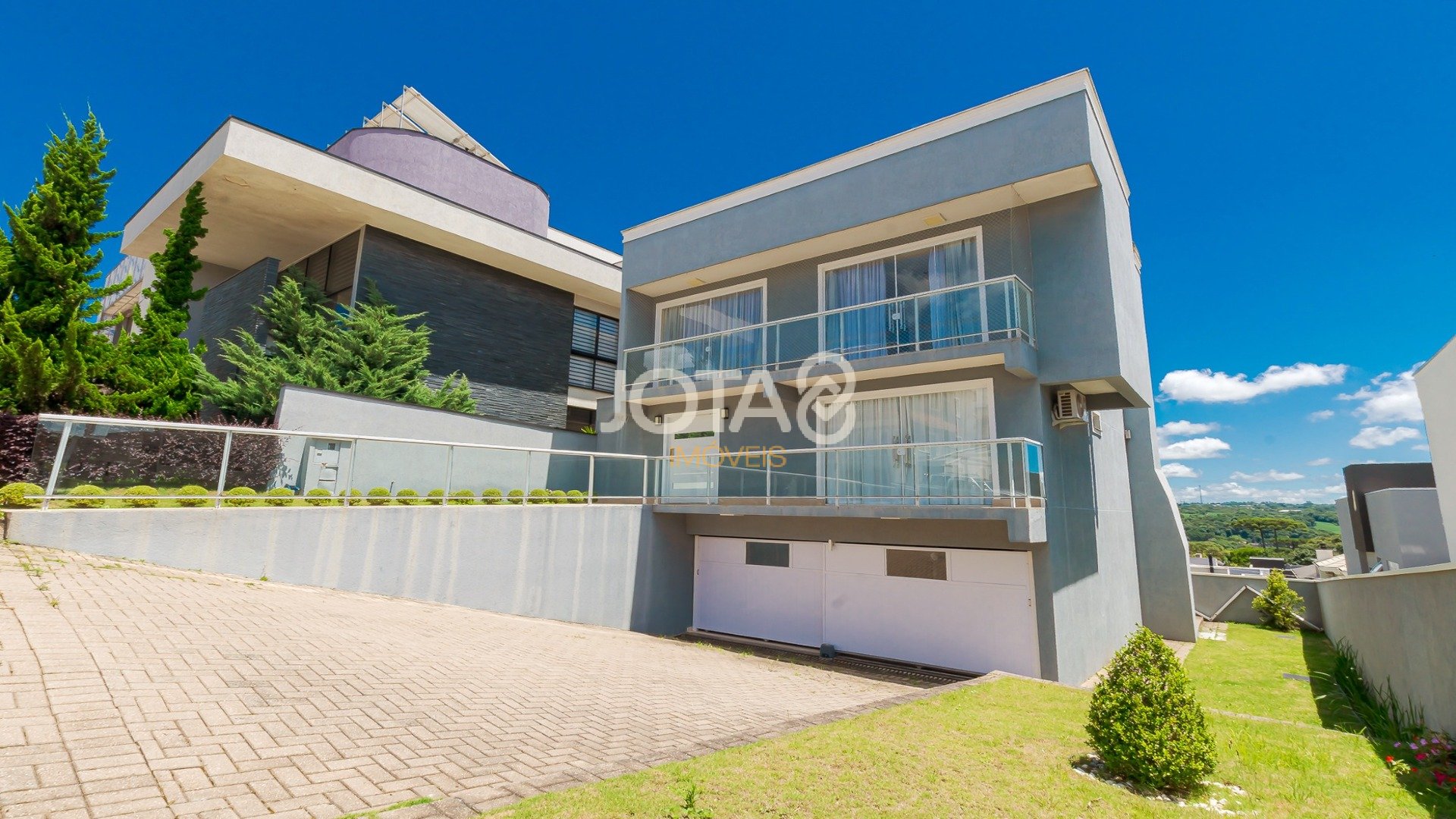 CASA EM CONDOMÍNIO CLUBE COM 4 DORMITÓRIOS EM SANTA FELICIDADE