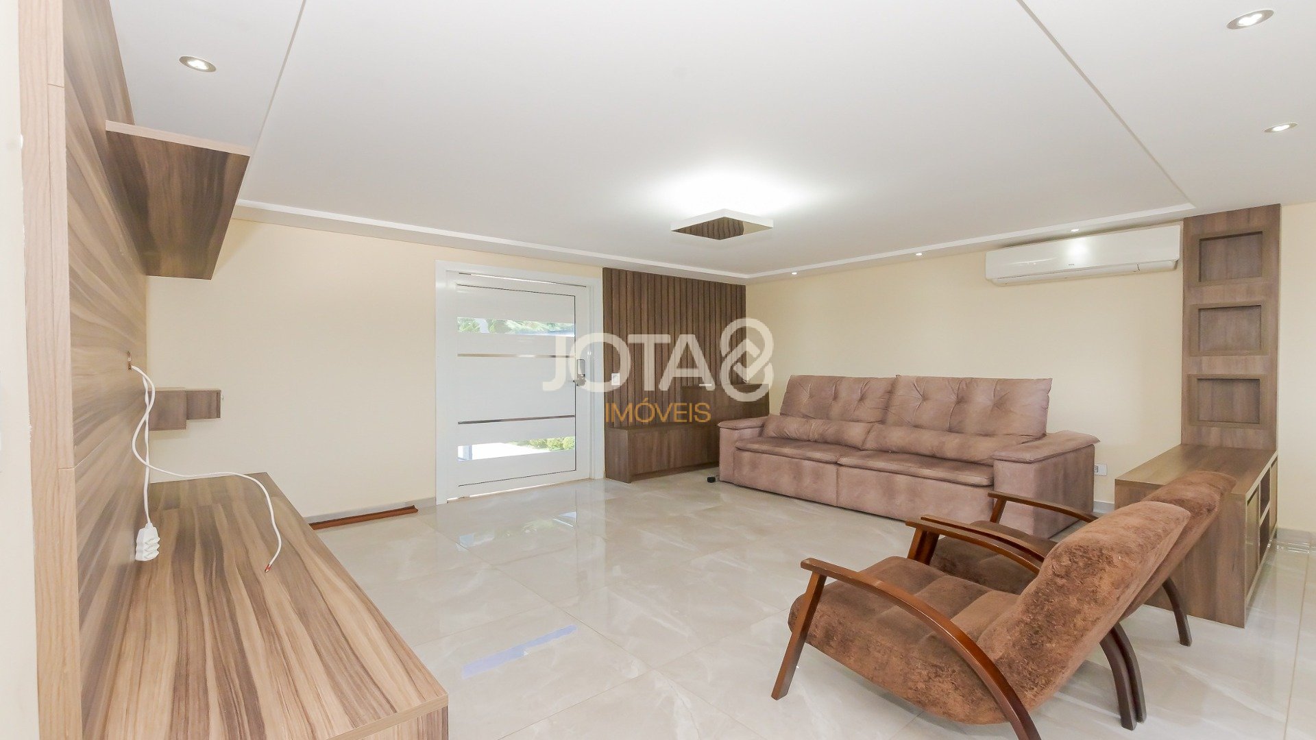 CASA EM CONDOMÍNIO CLUBE COM 4 DORMITÓRIOS EM SANTA FELICIDADE