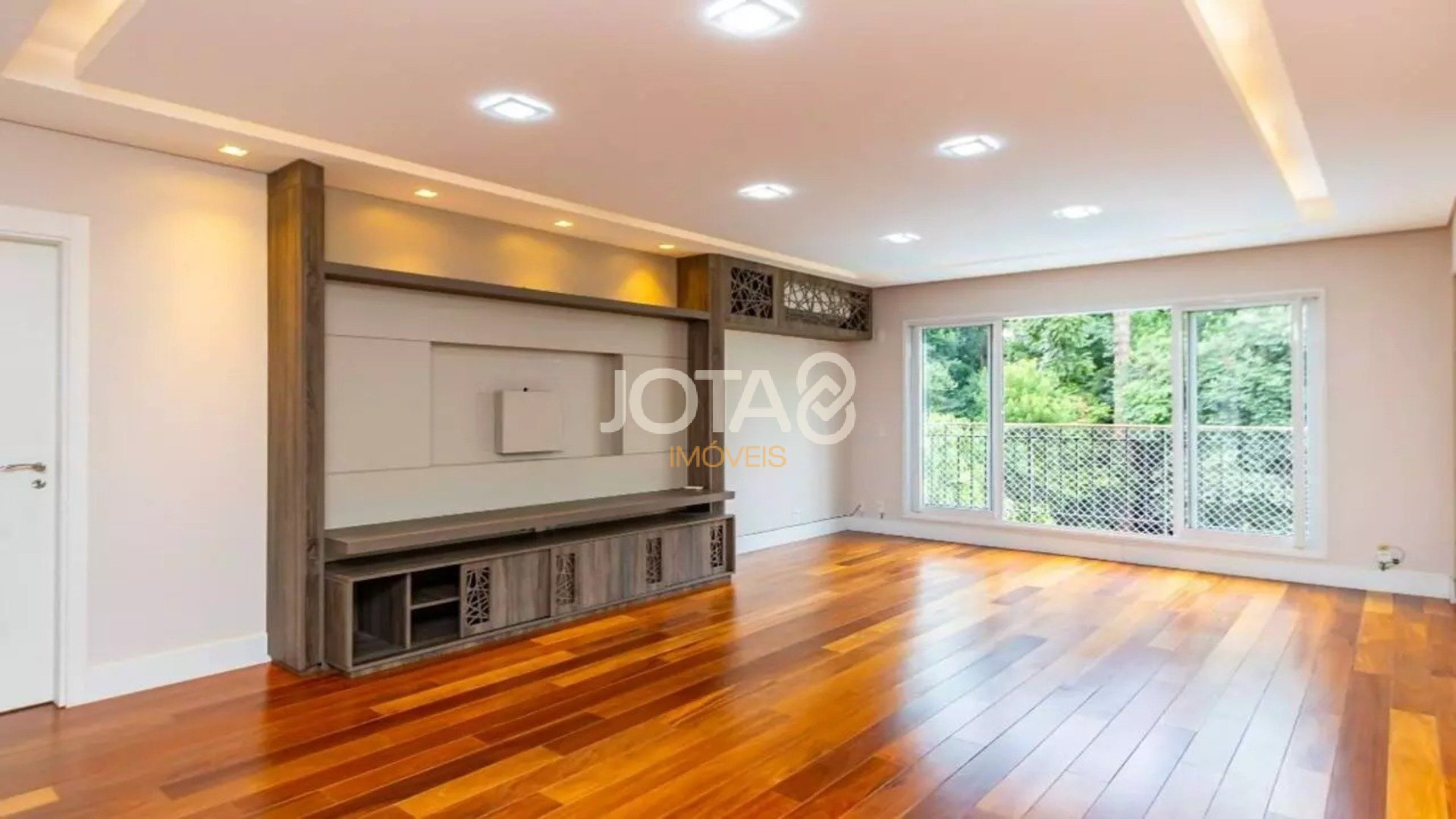 APARTAMENTO COM 3 SUÍTES EM CONDOMÍNIO CLUBE!