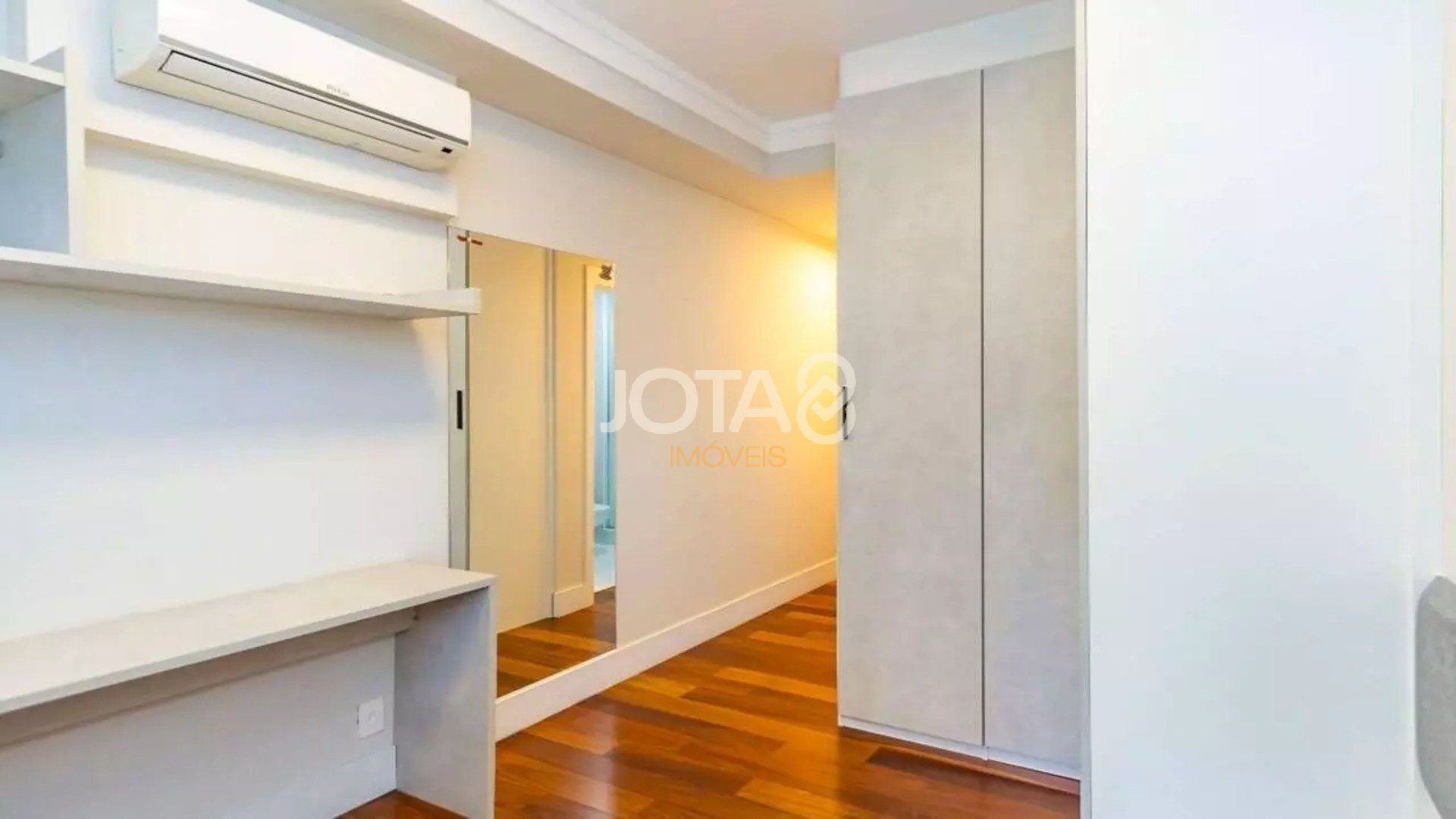 APARTAMENTO COM 3 SUÍTES EM CONDOMÍNIO CLUBE!