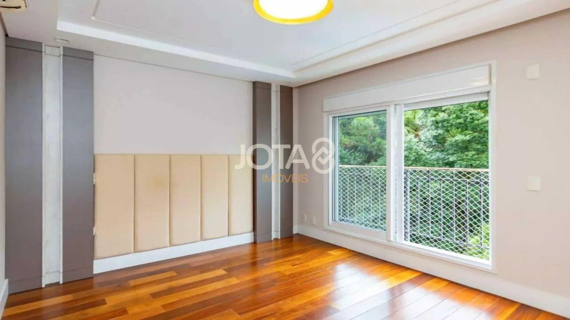 APARTAMENTO COM 3 SUÍTES EM CONDOMÍNIO CLUBE!