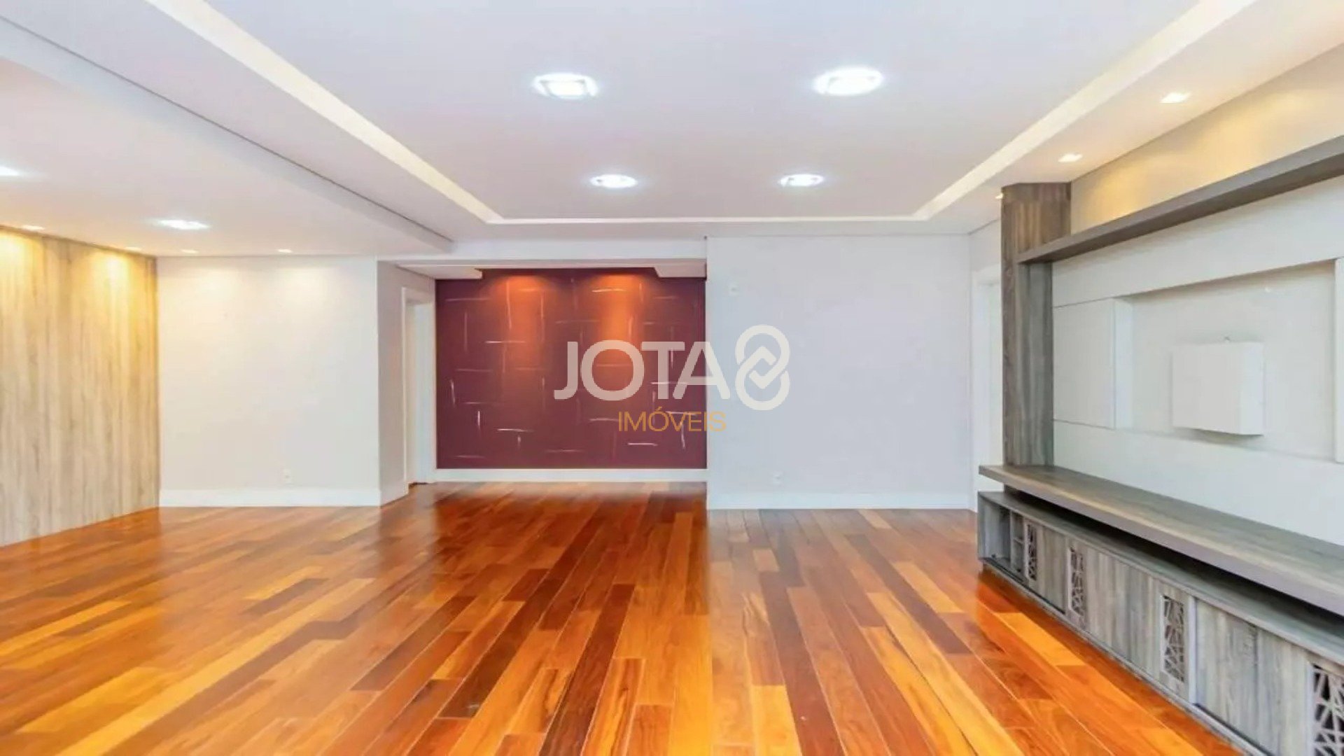 APARTAMENTO COM 3 SUÍTES EM CONDOMÍNIO CLUBE!