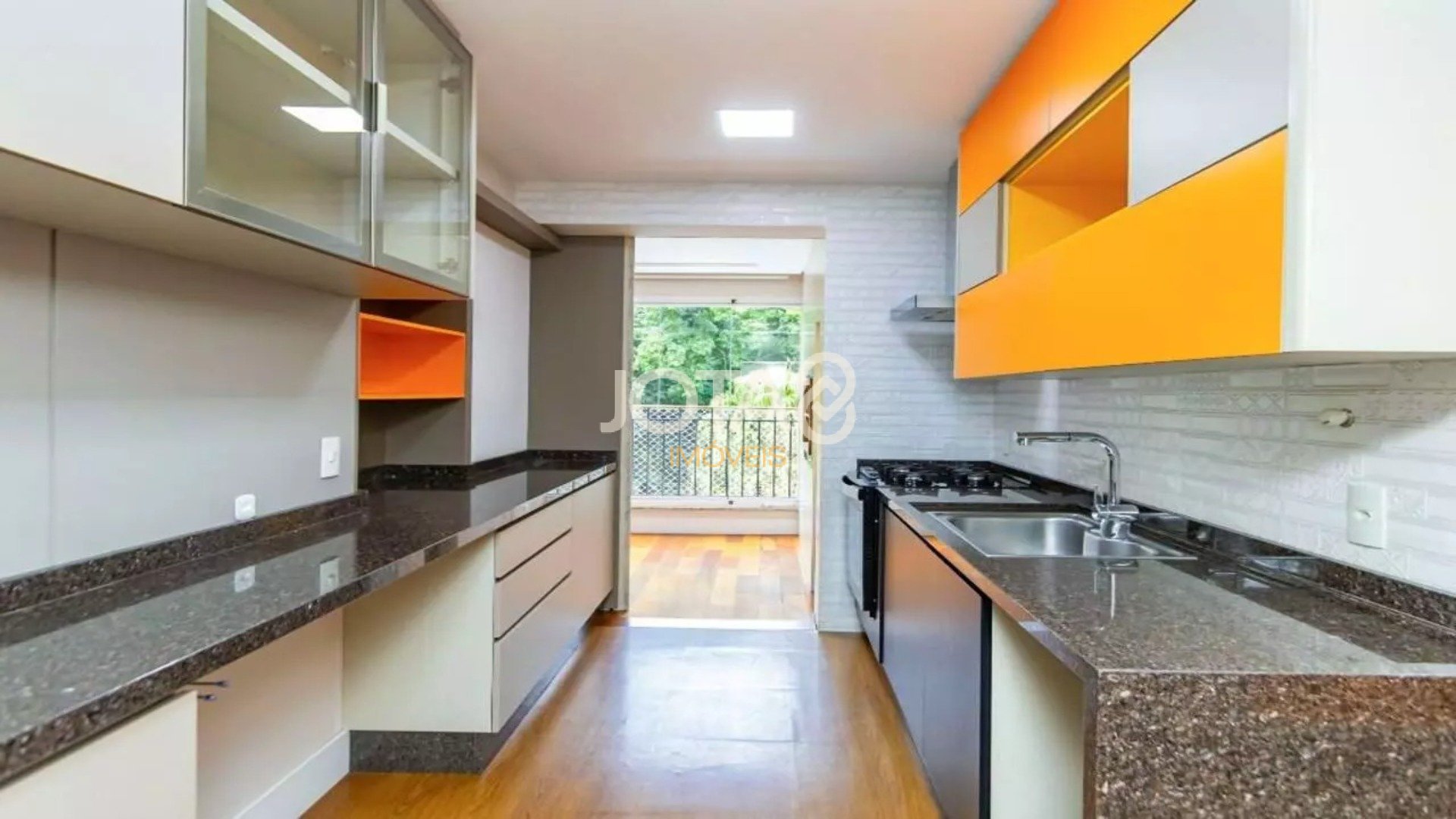 APARTAMENTO COM 3 SUÍTES EM CONDOMÍNIO CLUBE!