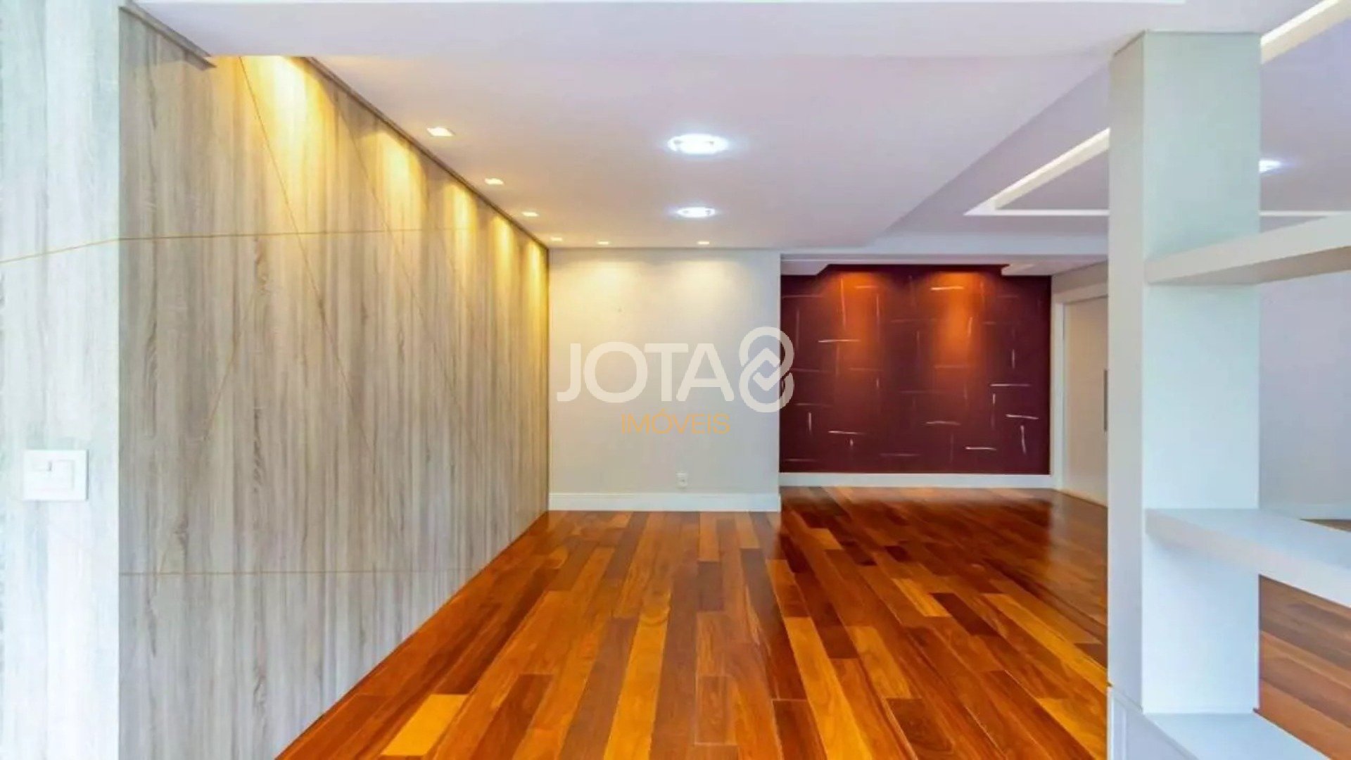 APARTAMENTO COM 3 SUÍTES EM CONDOMÍNIO CLUBE!