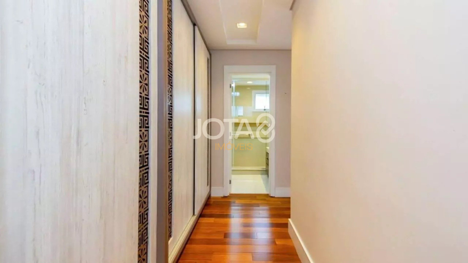 APARTAMENTO COM 3 SUÍTES EM CONDOMÍNIO CLUBE!