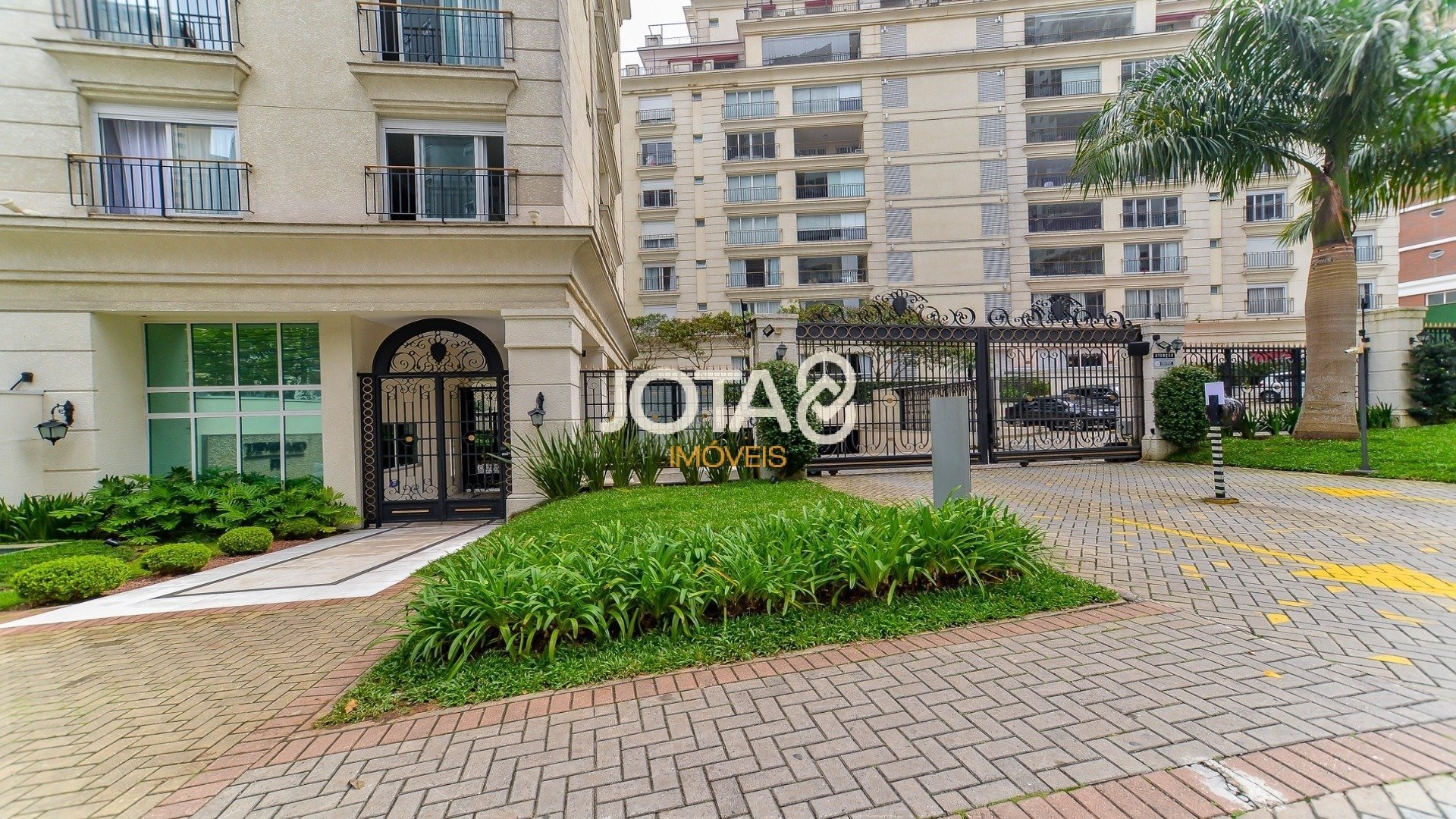 APARTAMENTO COM 3 SUÍTES EM CONDOMÍNIO CLUBE!