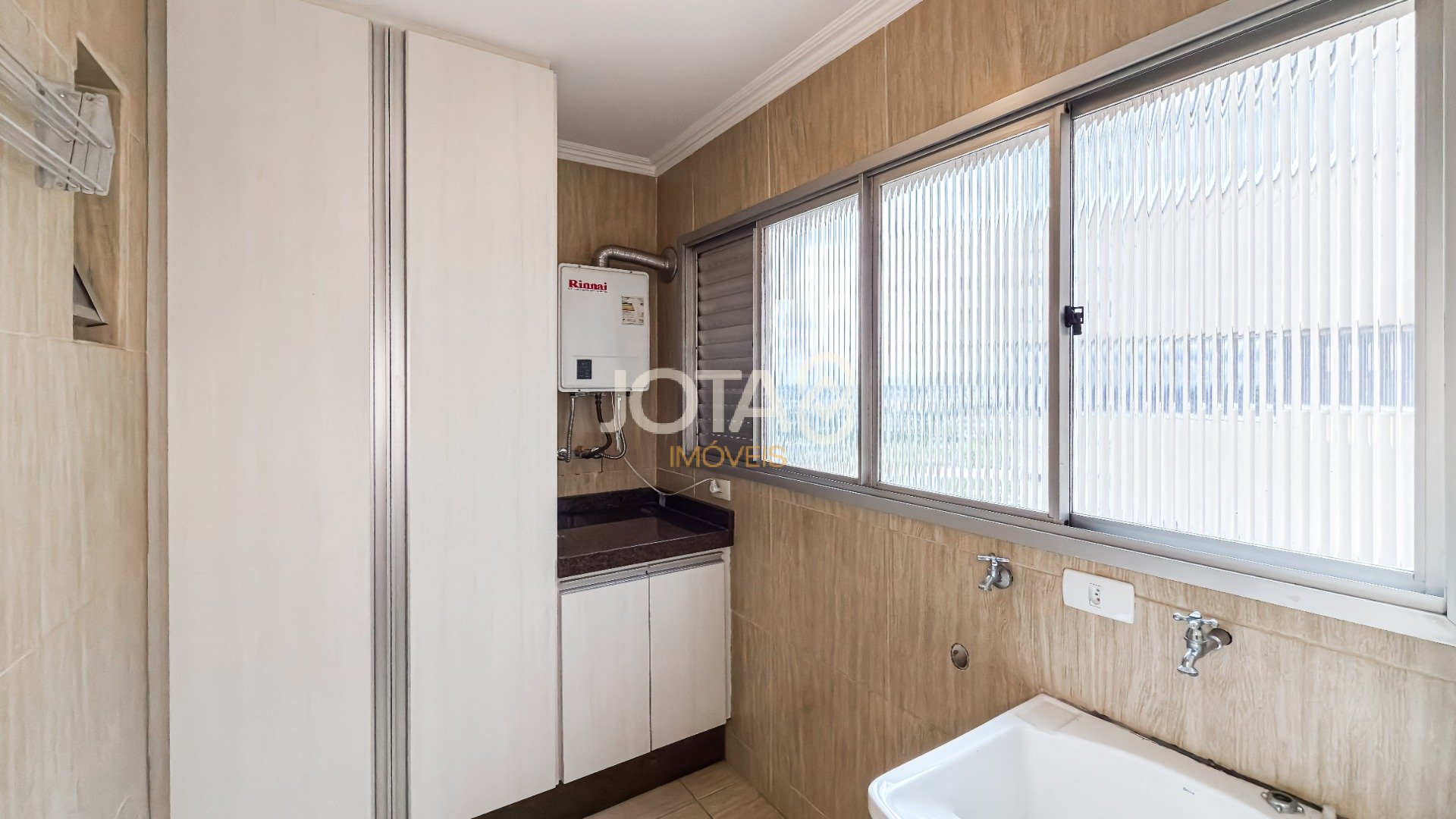 COBERTURA DUPLEX NO CRISTO REI, 2 QUARTOS E 2 VAGAS!