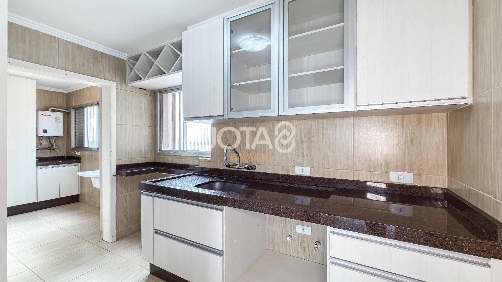 COBERTURA DUPLEX NO CRISTO REI, 2 QUARTOS E 2 VAGAS!
