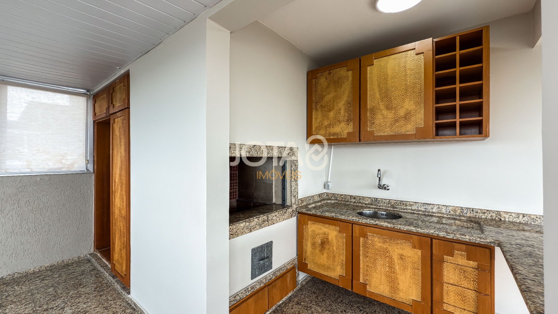 COBERTURA DUPLEX NO CRISTO REI, 2 QUARTOS E 2 VAGAS!