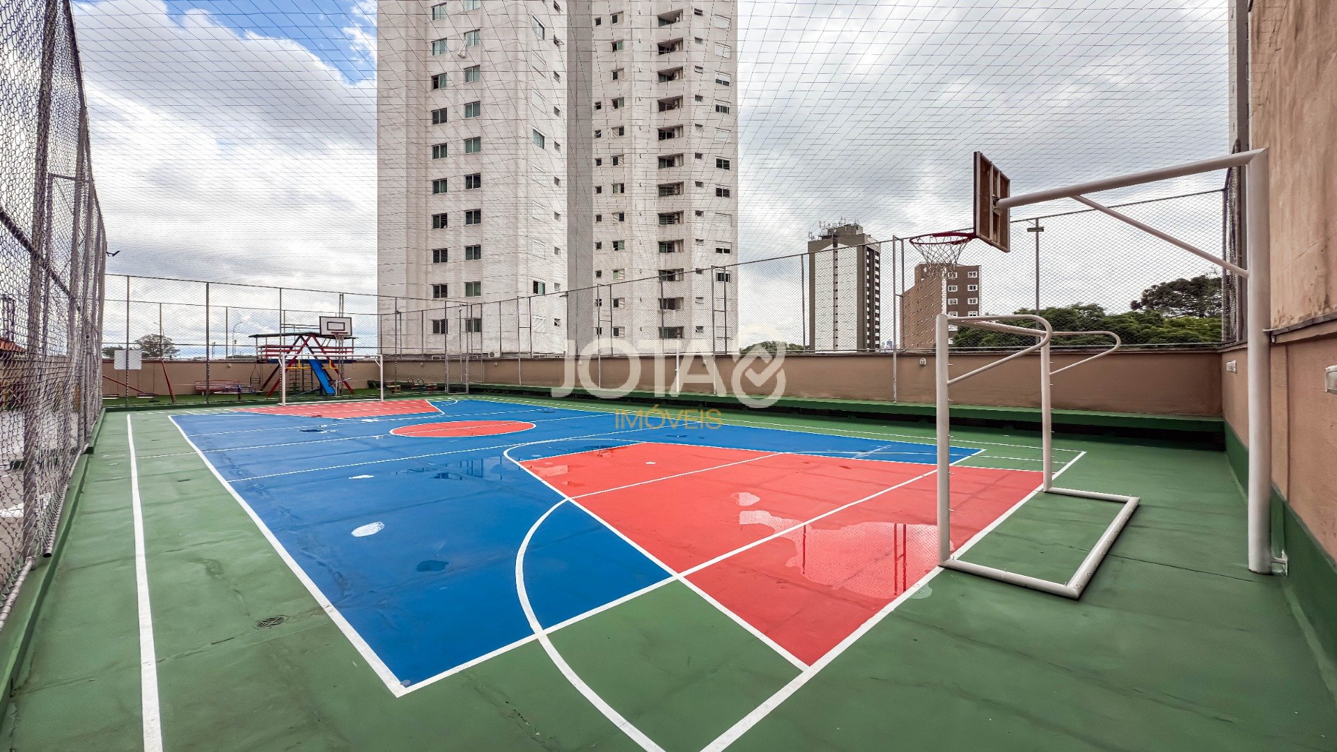 COBERTURA DUPLEX NO CRISTO REI, 2 QUARTOS E 2 VAGAS!