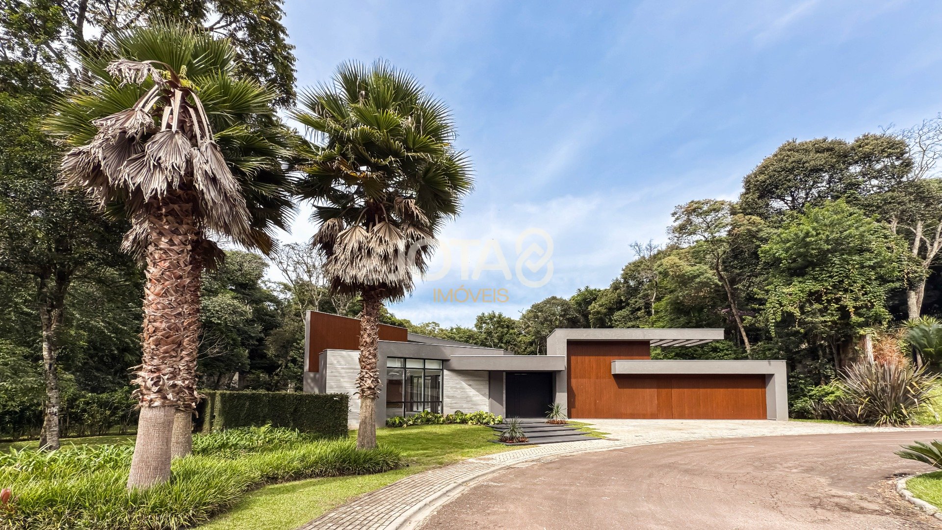 CASA NOVA COM ARQUITETURA EXCLUSIVA EM CONDOMÍNIO NO CAMPO COMPRIDO