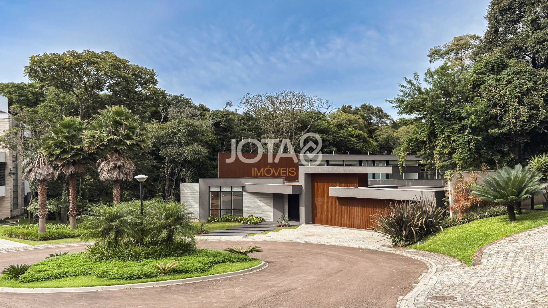 CASA NOVA COM ARQUITETURA EXCLUSIVA EM CONDOMÍNIO NO CAMPO COMPRIDO