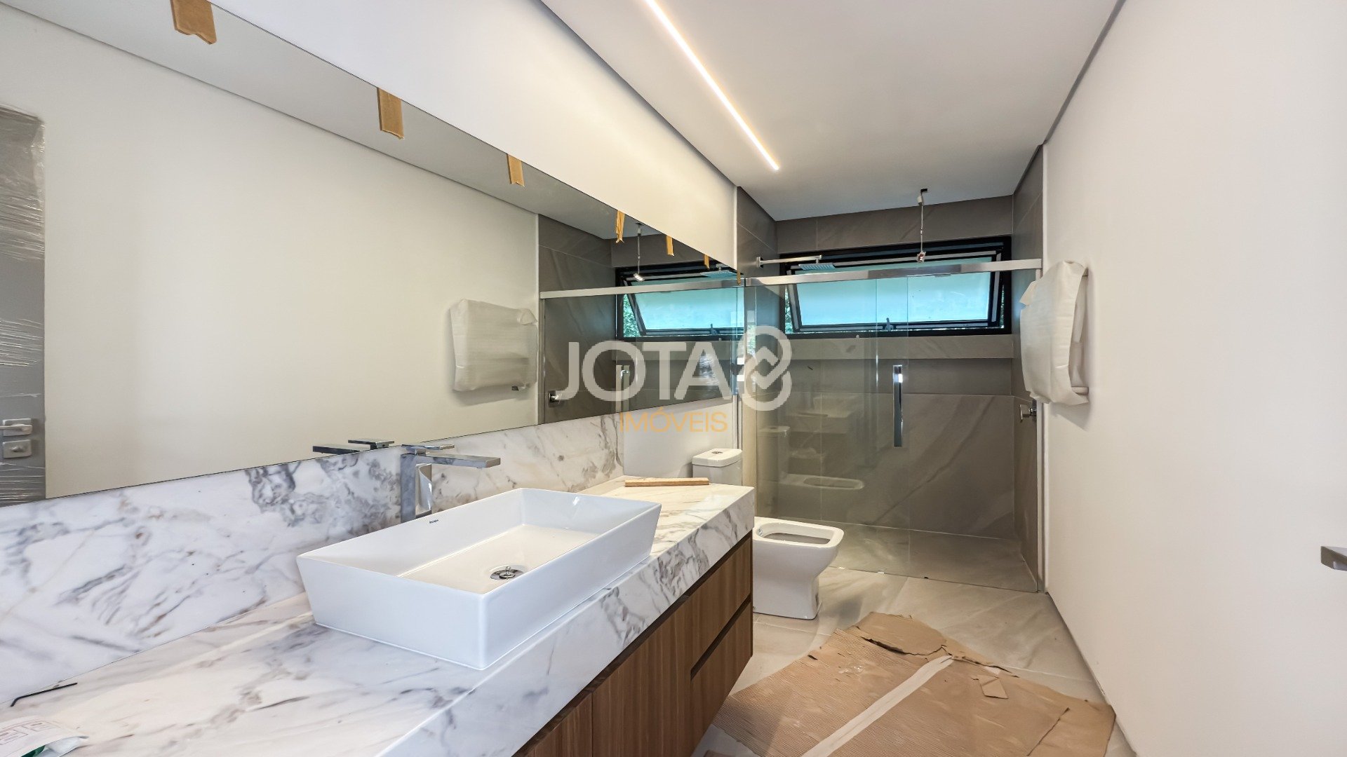 CASA NOVA COM ARQUITETURA EXCLUSIVA EM CONDOMÍNIO NO CAMPO COMPRIDO