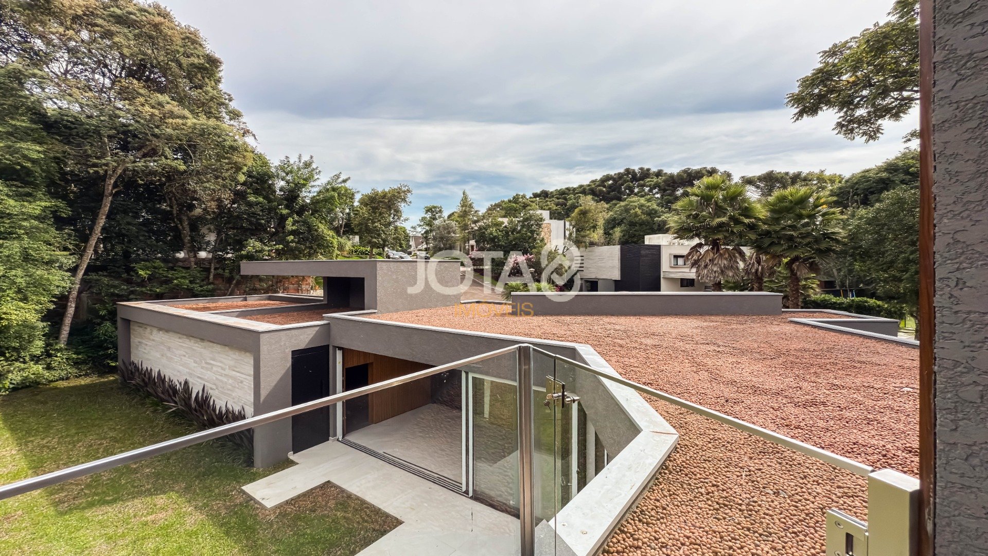CASA NOVA COM ARQUITETURA EXCLUSIVA EM CONDOMÍNIO NO CAMPO COMPRIDO