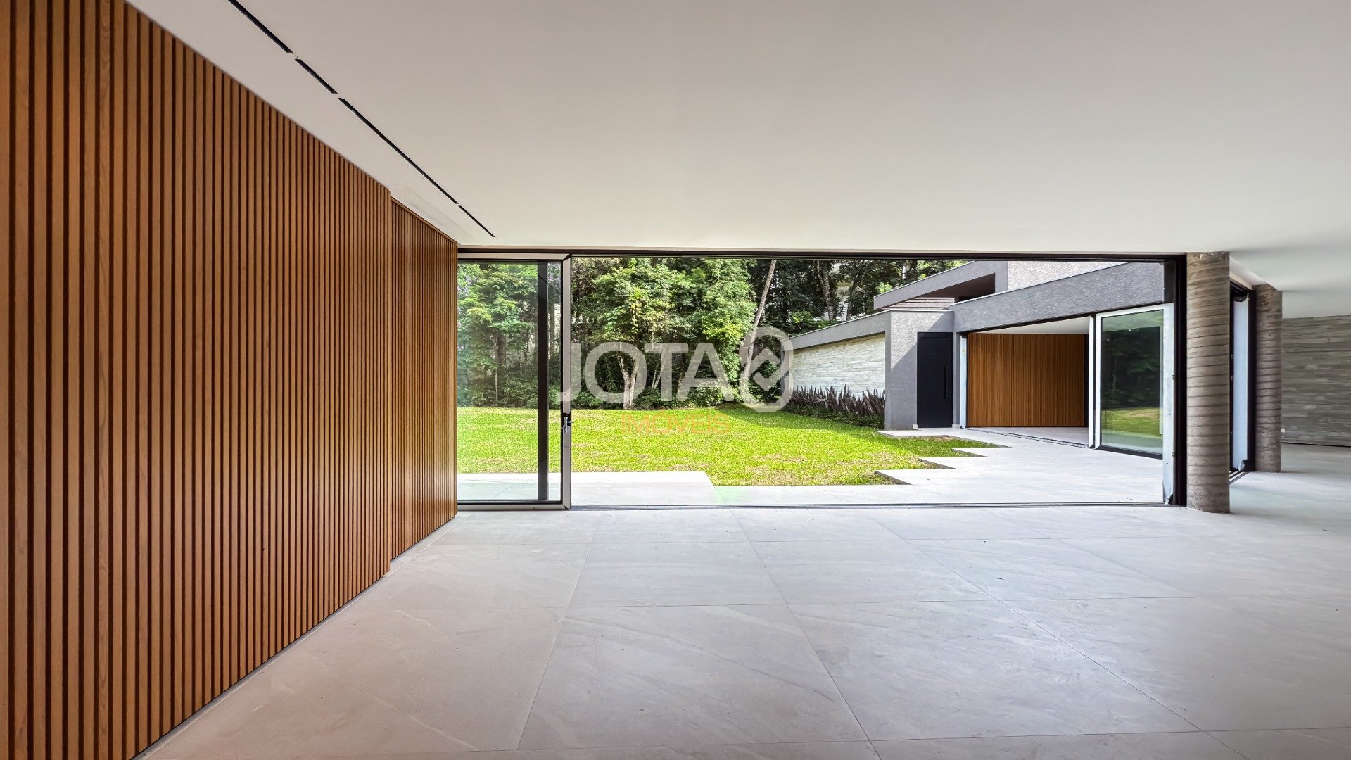 CASA NOVA COM ARQUITETURA EXCLUSIVA EM CONDOMÍNIO NO CAMPO COMPRIDO