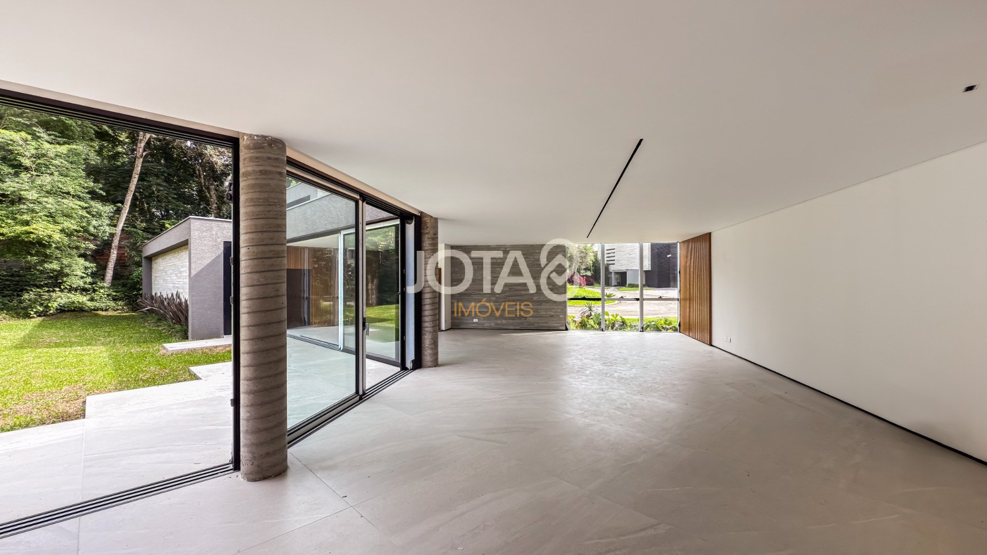 CASA NOVA COM ARQUITETURA EXCLUSIVA EM CONDOMÍNIO NO CAMPO COMPRIDO