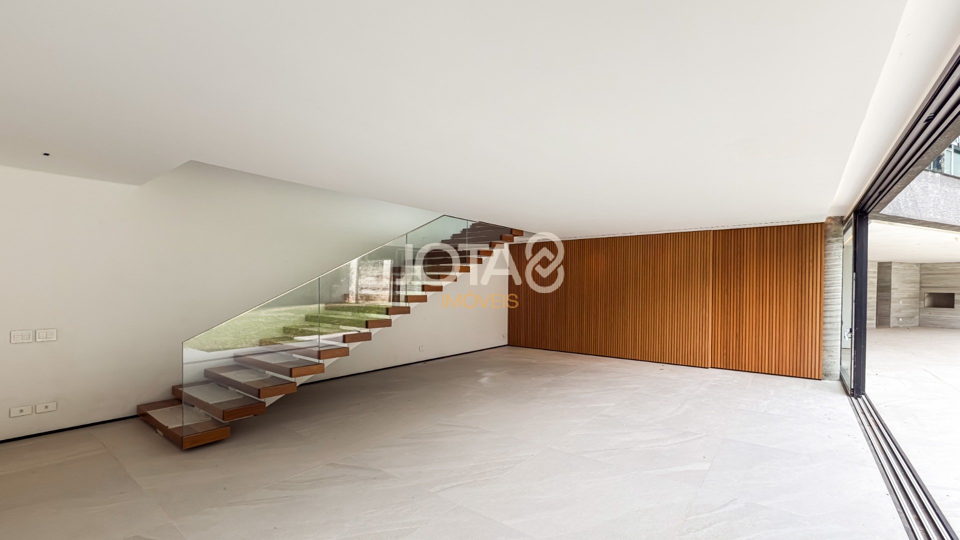 CASA NOVA COM ARQUITETURA EXCLUSIVA EM CONDOMÍNIO NO CAMPO COMPRIDO