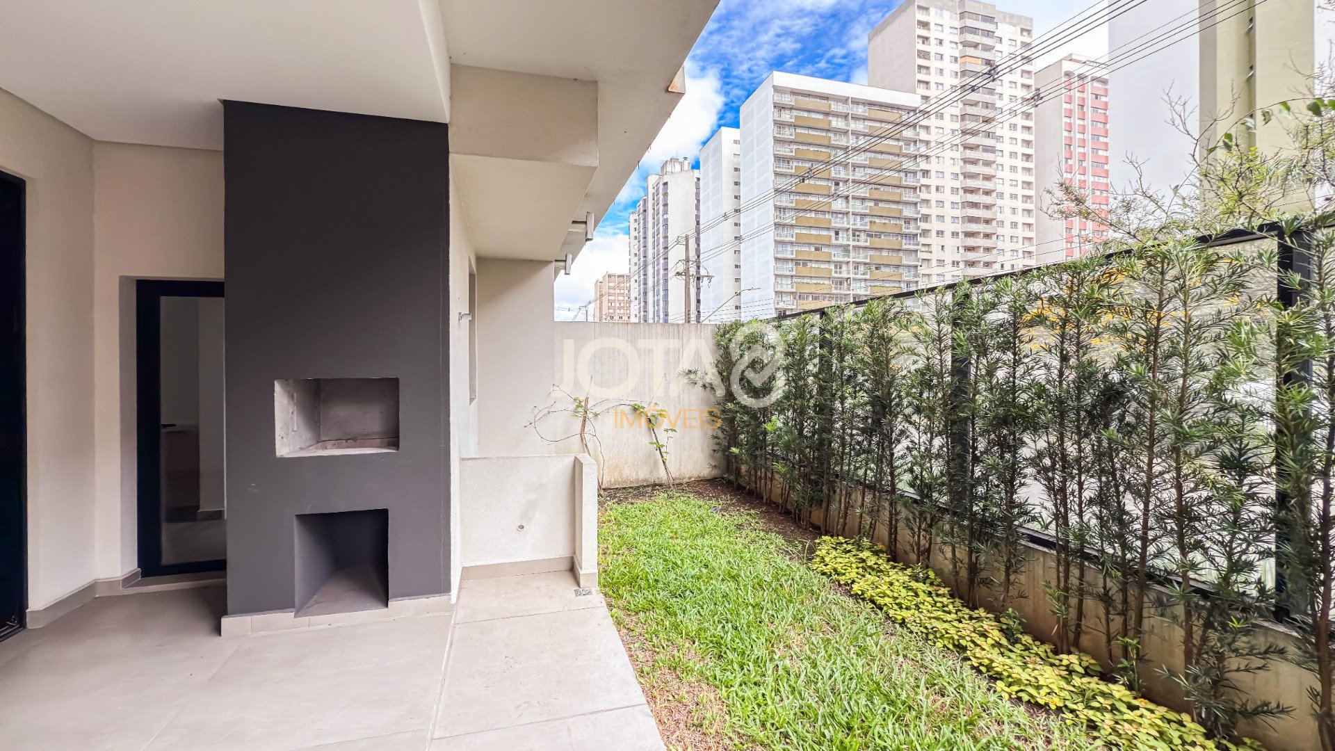 SINGULAR CHAMPAGNAT APARTAMENTO GARDEN NOVO