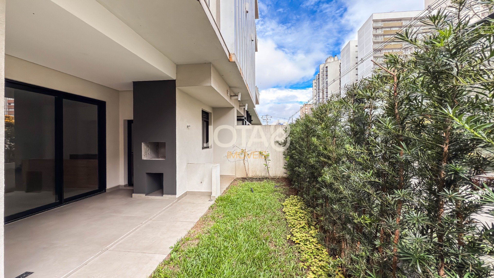 SINGULAR CHAMPAGNAT APARTAMENTO GARDEN NOVO
