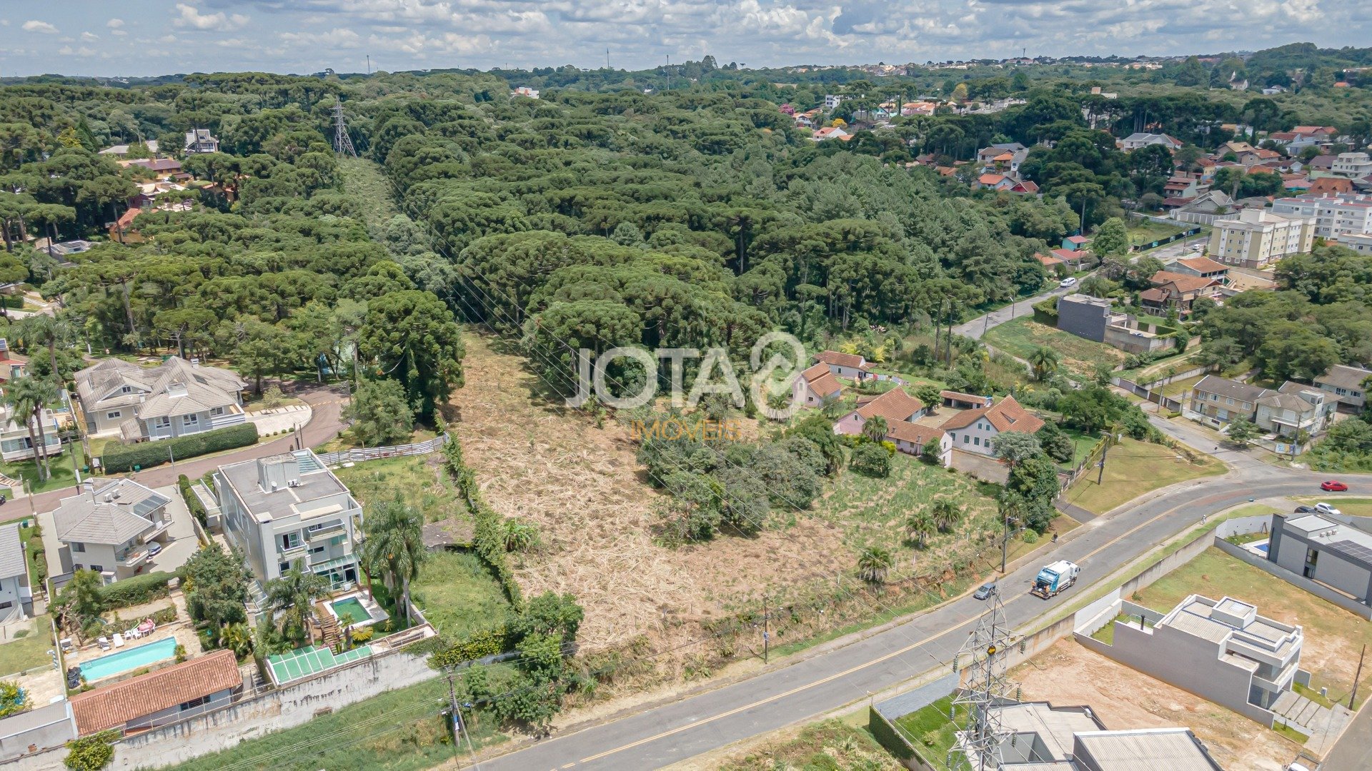 ÁREA EM ÓTIMA LOCALIZAÇÃO